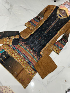 NISHAT INSPIRED’ EMBROIDERED LAWN 3PC READYMADE - NEL434