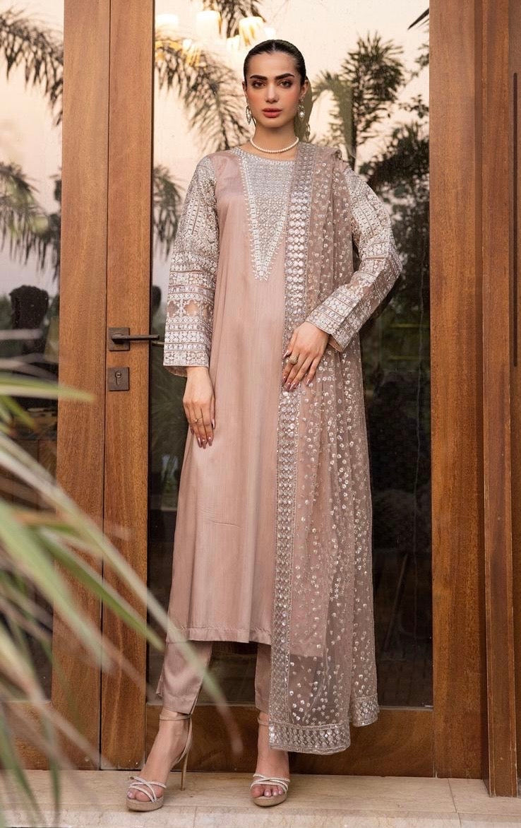 SIMRANS Suffuse by shiffonz 3 piece embroidered suit 003