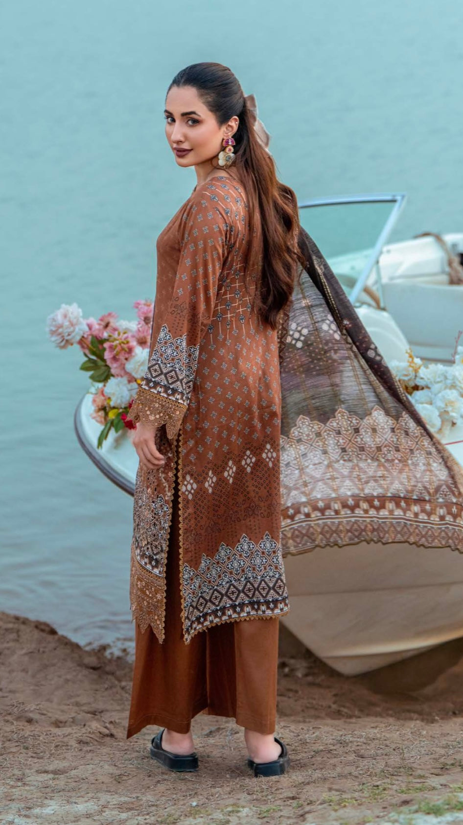 MUNIRA | EMBROIDERED LAWN READYMADE | MVL02