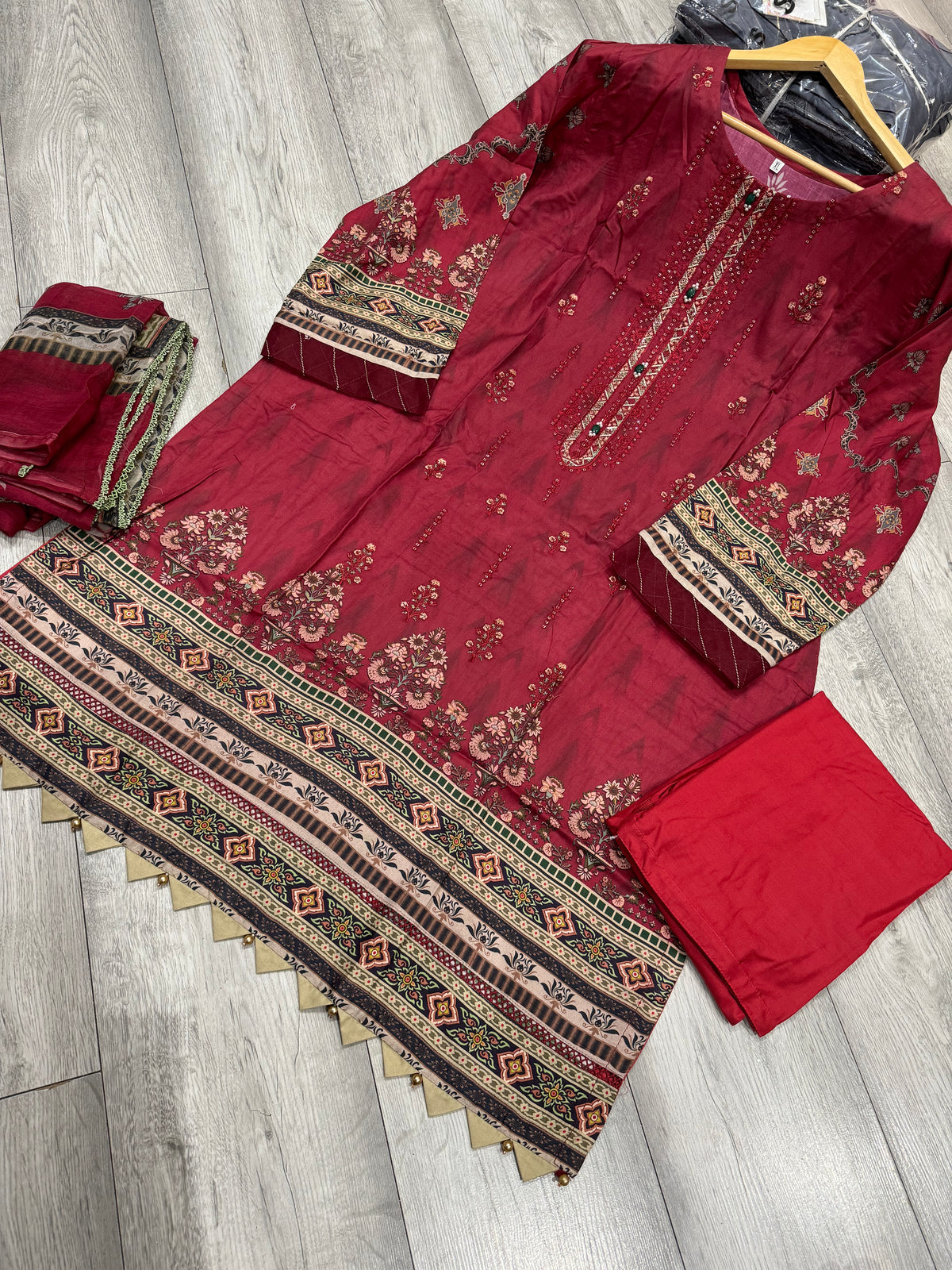 NISHAT | EMBROIDERED LINEN READYMADE | JS0374