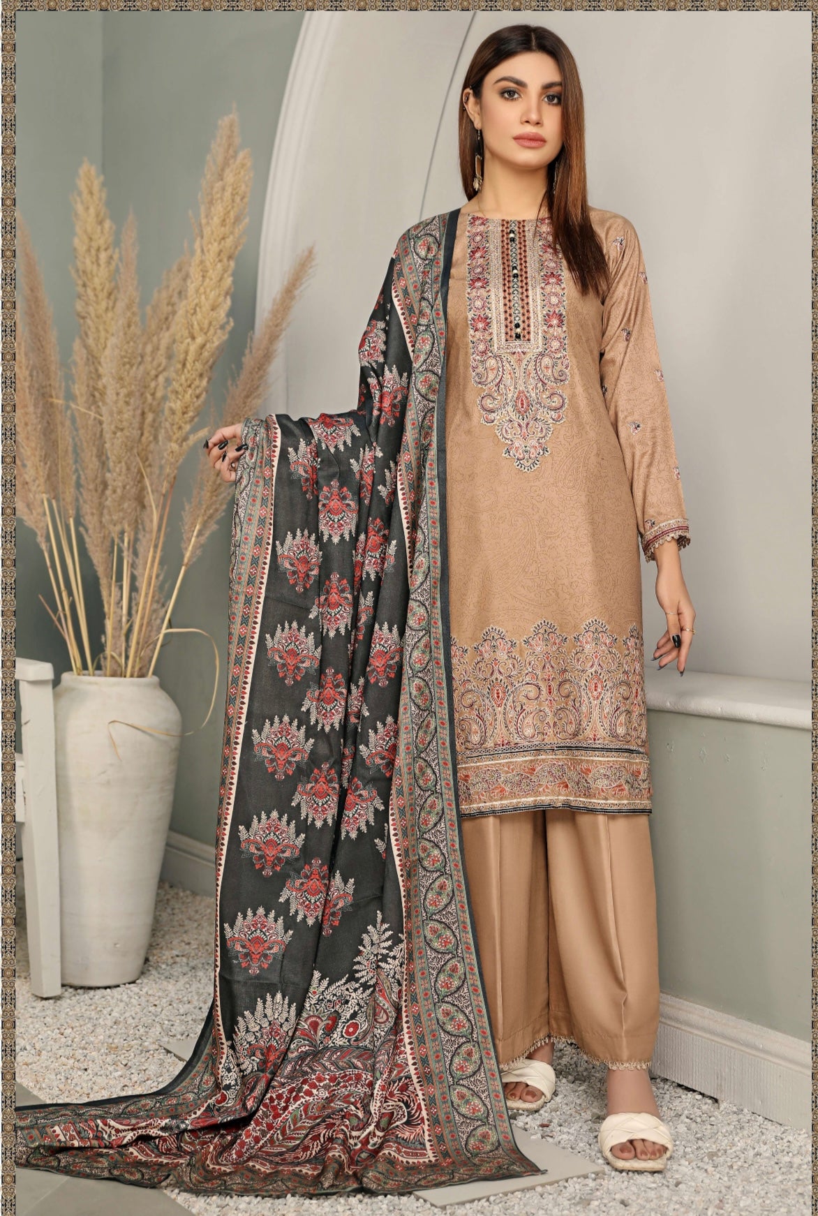 MAHJABEEN BY SIMRANS EMBROIDERED LINEN 3PC READYMADE SMJL002