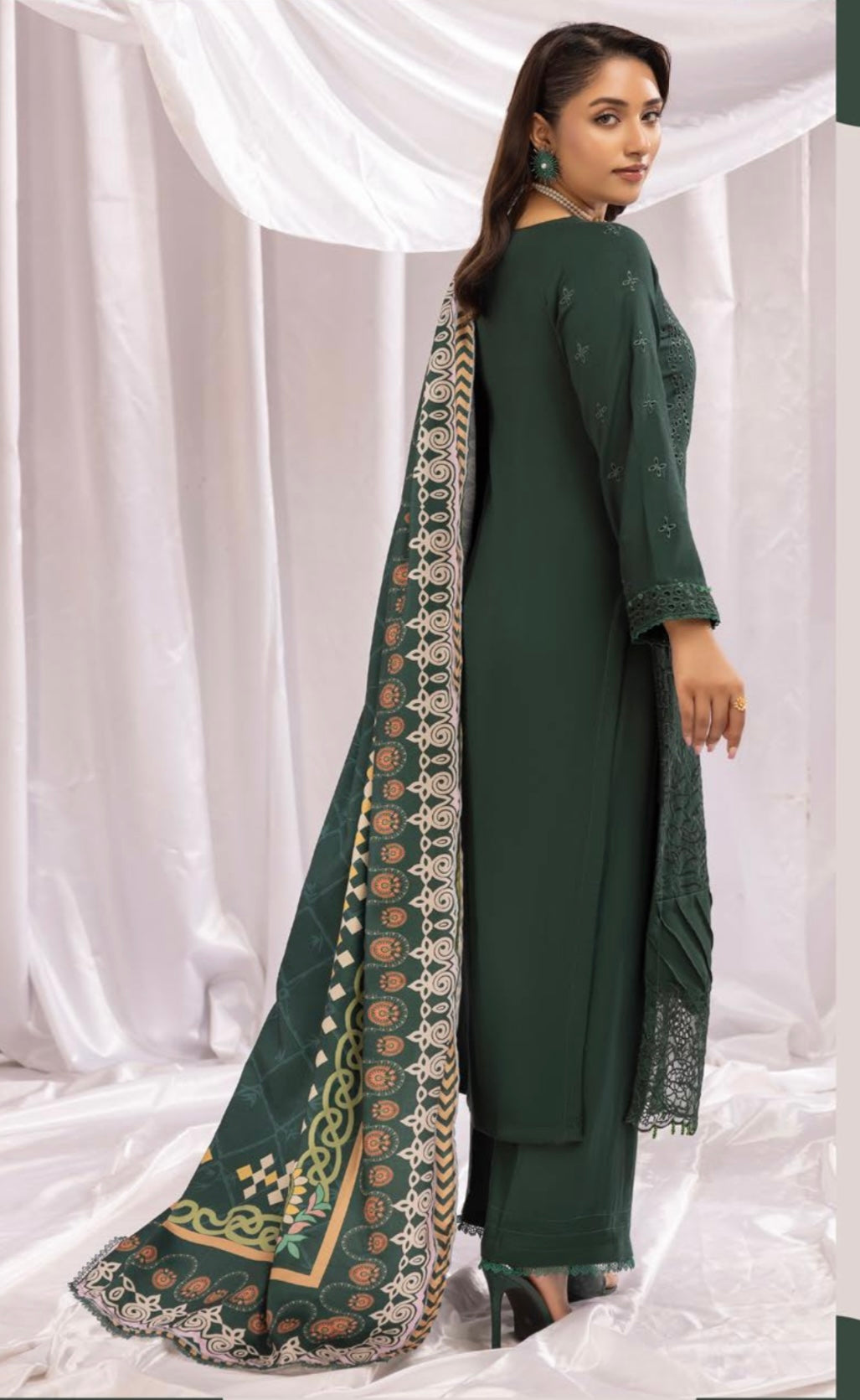 SIMRANS ‘AAFREEN’ | EMBROIDERED DHANAK CHIKANKARI READYMADE | SM701 (GREEN)