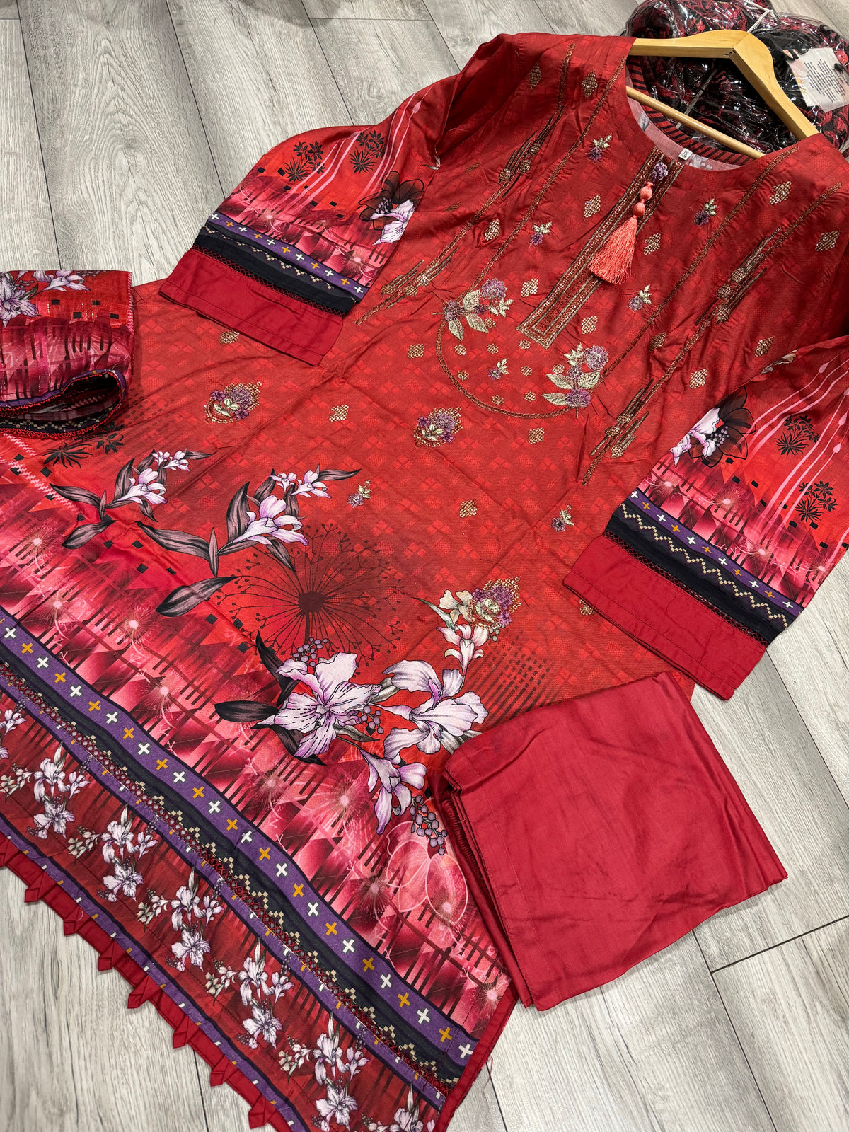 AROOSH INSPIRED | EMBROIDERED 3PC LINEN READYMADE | MBD7888