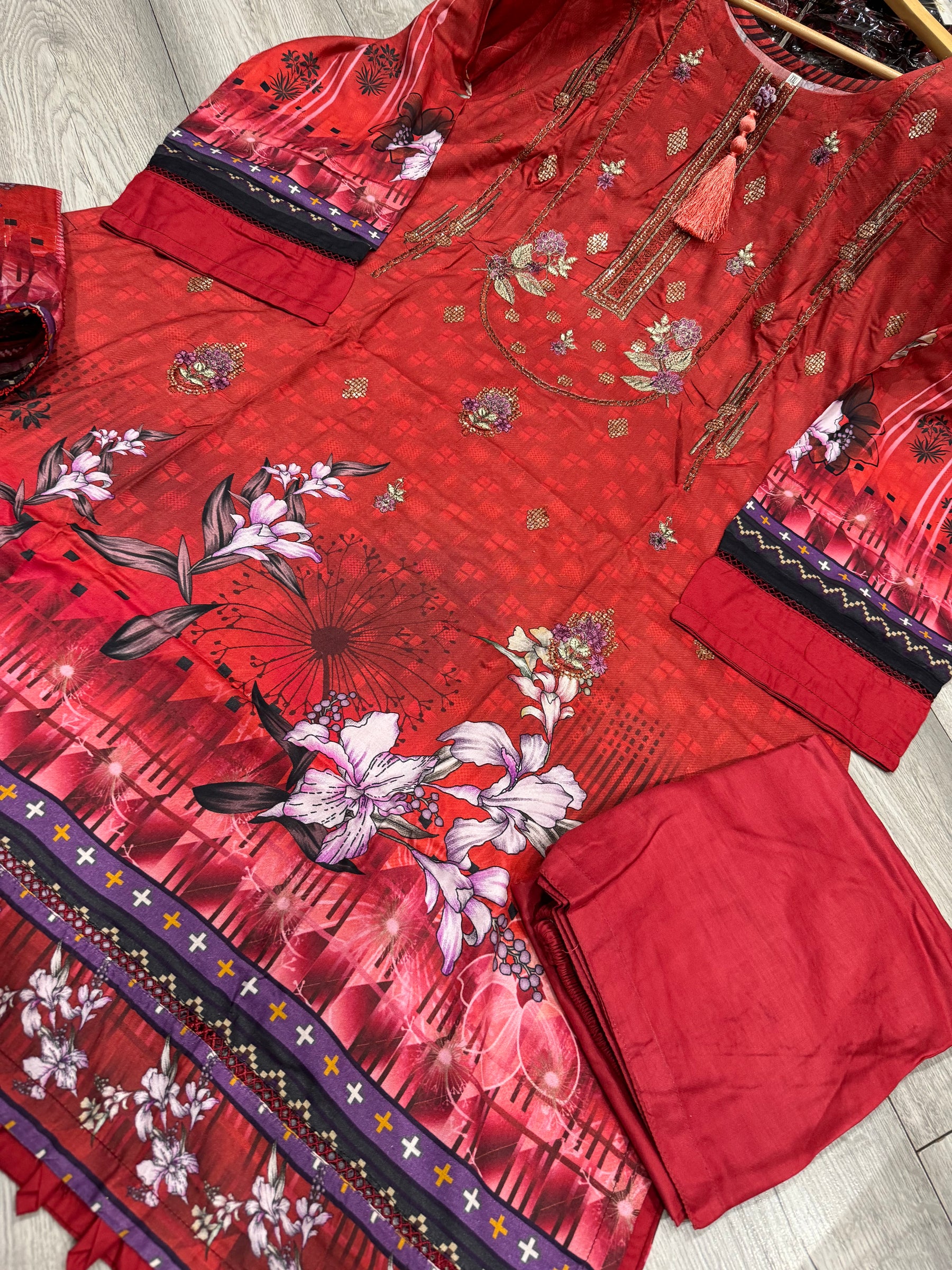 AROOSH INSPIRED | EMBROIDERED 3PC LINEN READYMADE | MBD7888