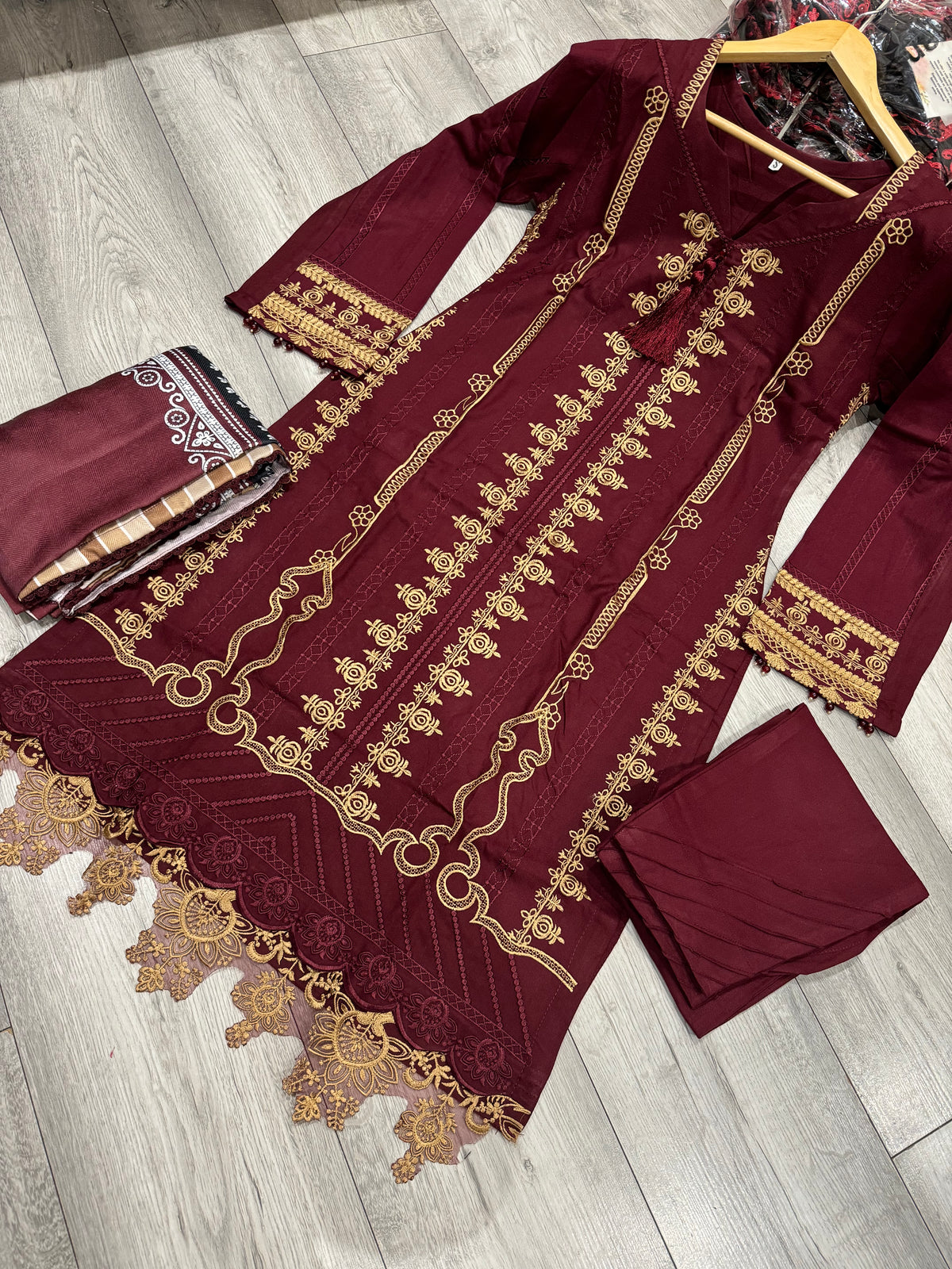 AROOSH INSPIRED | EMBROIDERED 3PC DHANAK READYMADE | MBD7876