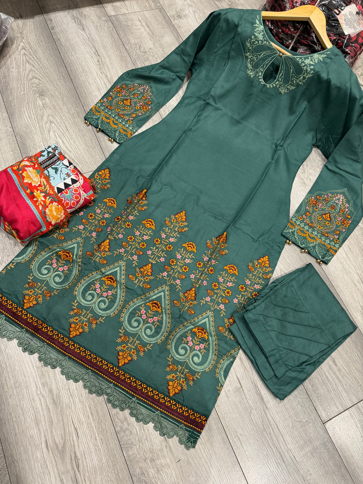 AROOSH INSPIRED | EMBROIDERED 3PC DHANAK READYMADE | MBD7877