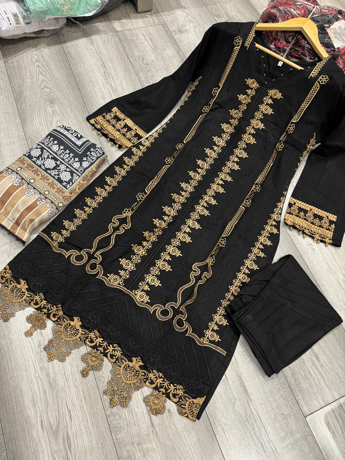 AROOSH INSPIRED | EMBROIDERED 3PC DHANAK READYMADE | MBD7886