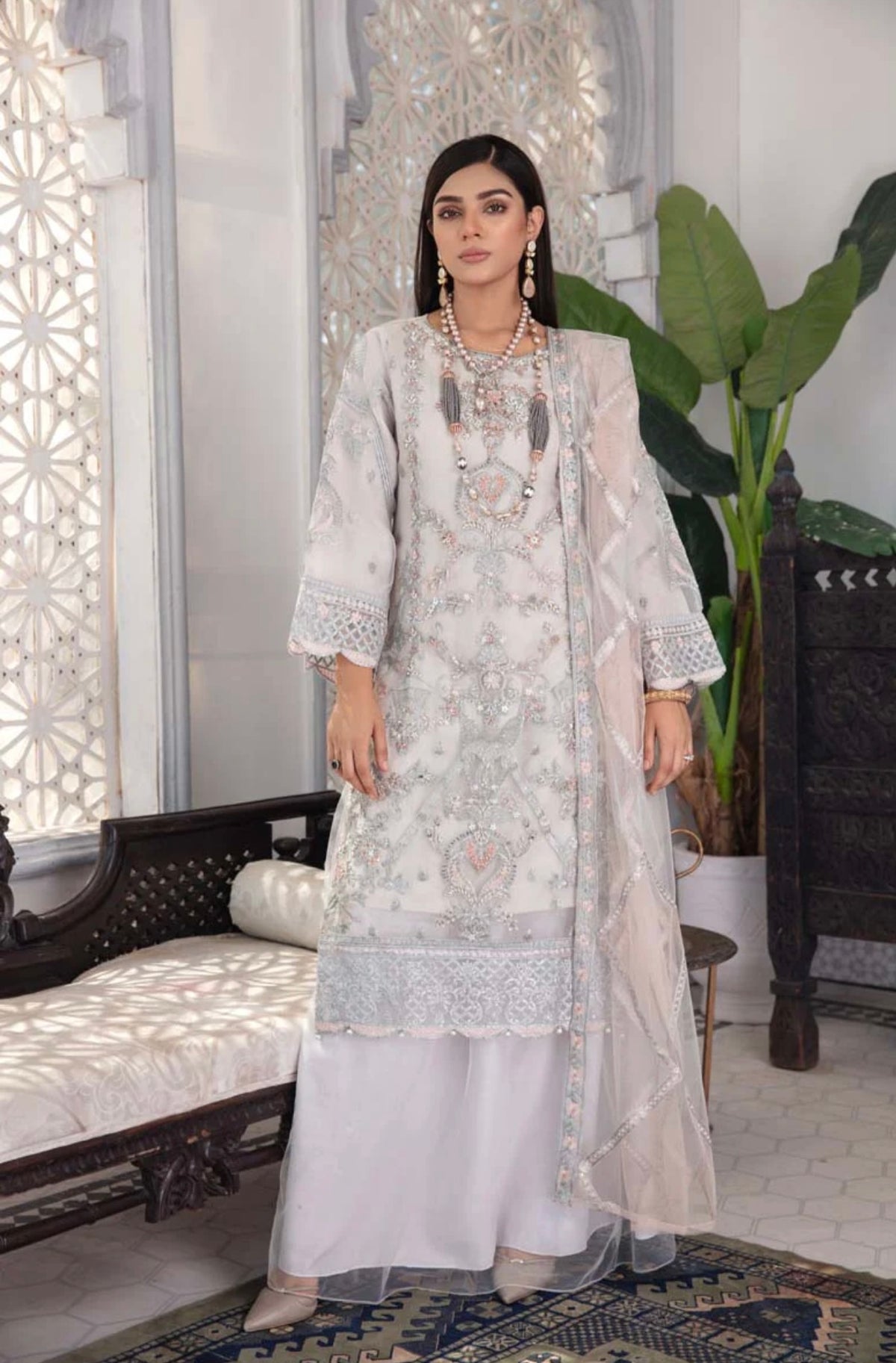 SIMRANS ‘FASHION QUEEN’ | EMBROIDERED CHIFFON 3PC READYMADE | SM325