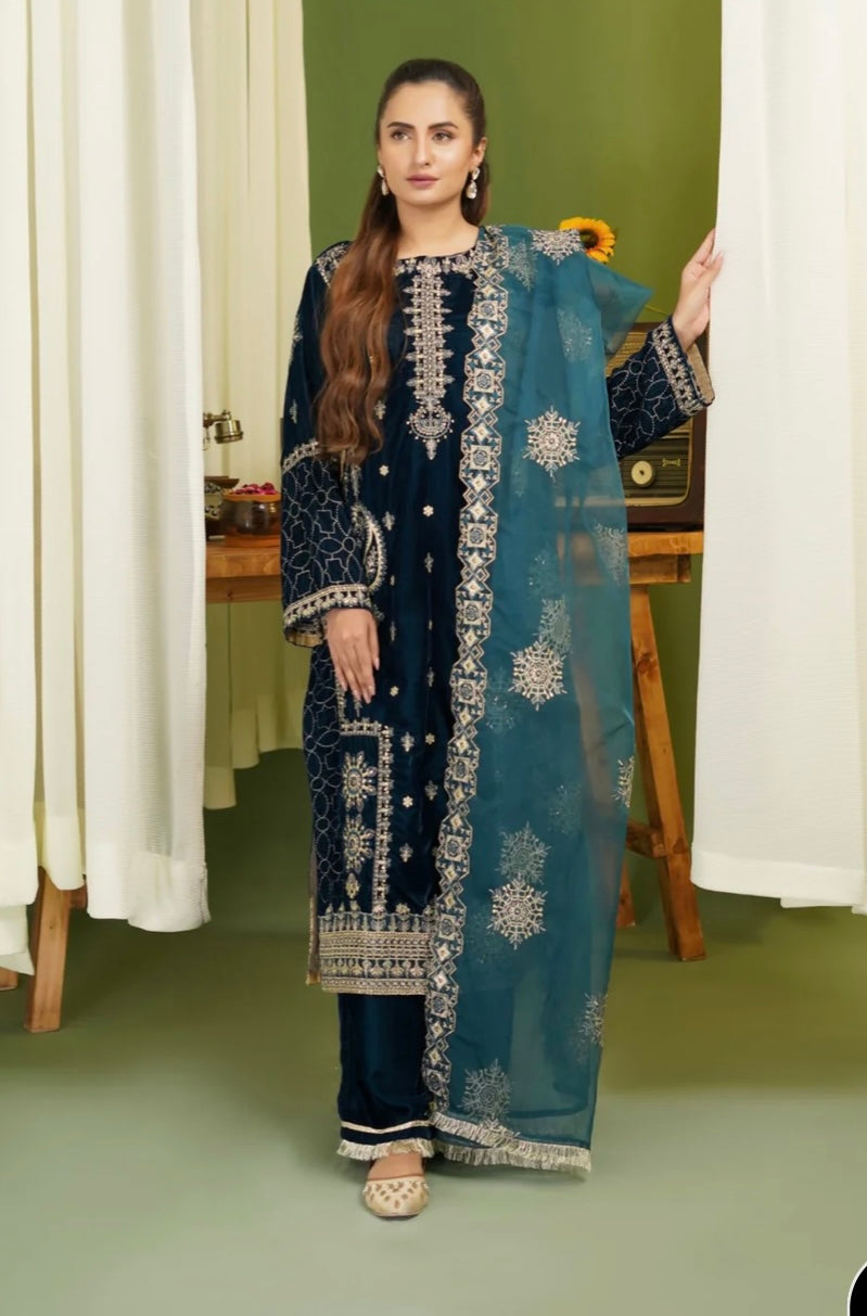 SIMRANS ‘MAKHMALI’ | EMBROIDERED VELVET FANCY DUPATTA READYMADE | SM710 (TEAL)