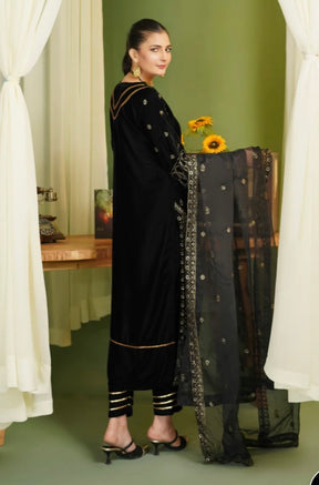 SIMRANS ‘MAKHMALI’ | EMBROIDERED VELVET FANCY DUPATTA READYMADE | SM710 (BLACK)