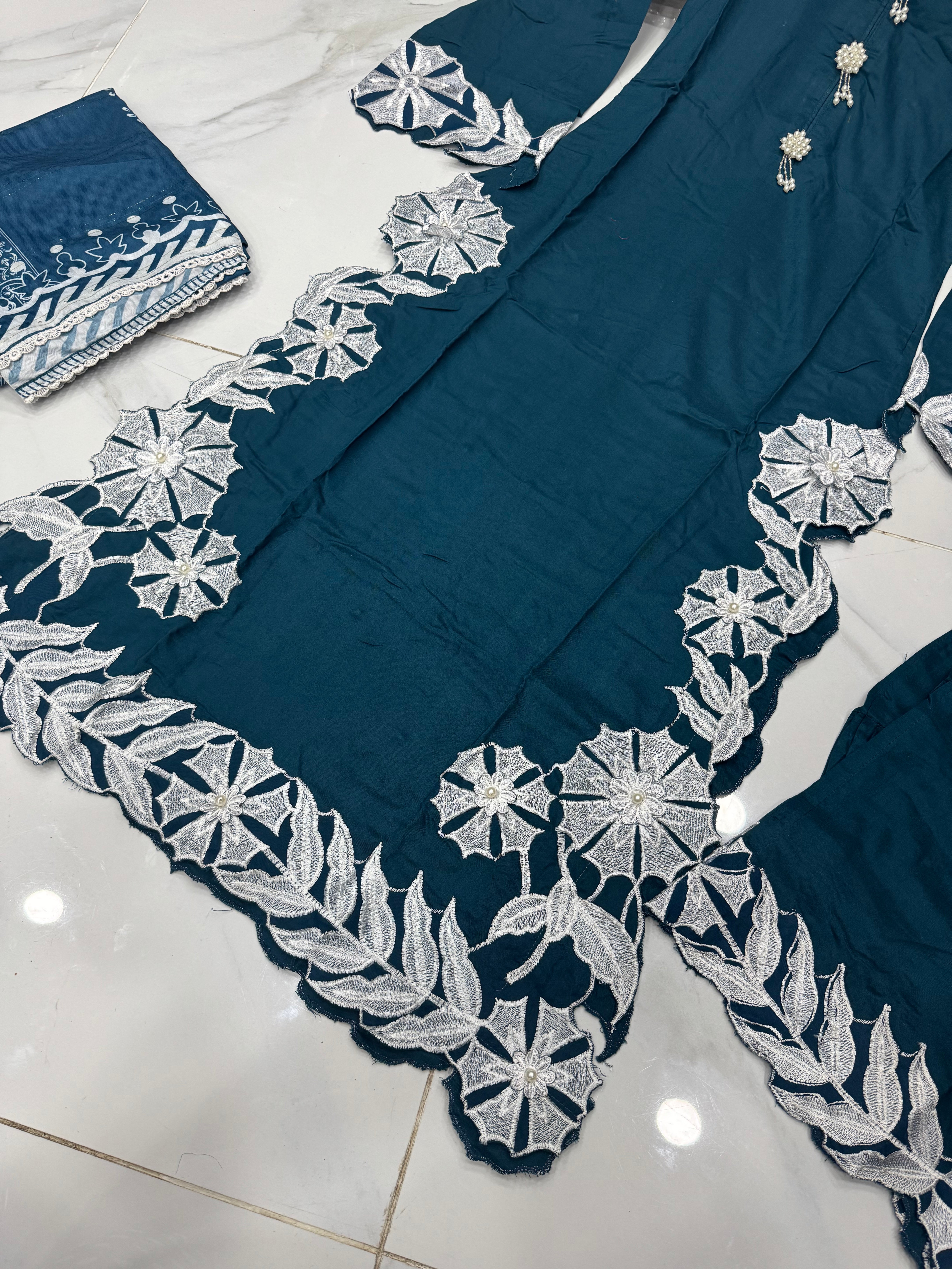 SIMRANS ‘ZOYA’ | DHANAK EMBROIDERED WITH DIAMOND DUPPATA READYMADE | SM732