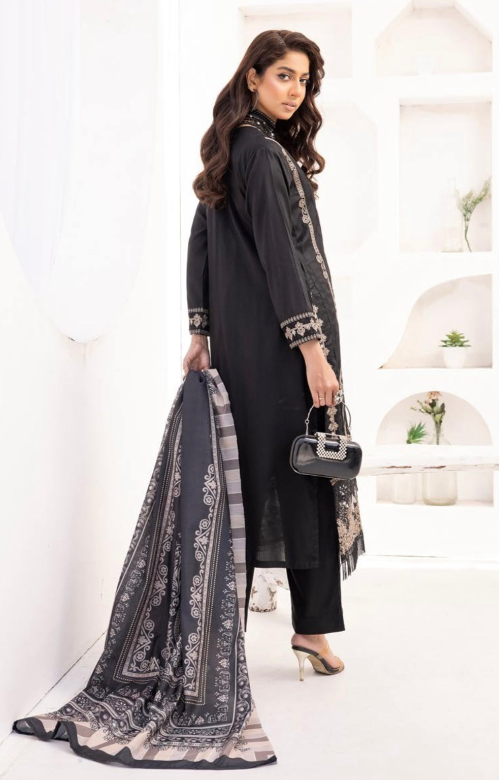 MB BY SIMRANS EMBROIDERED COLLECTION MBLS027