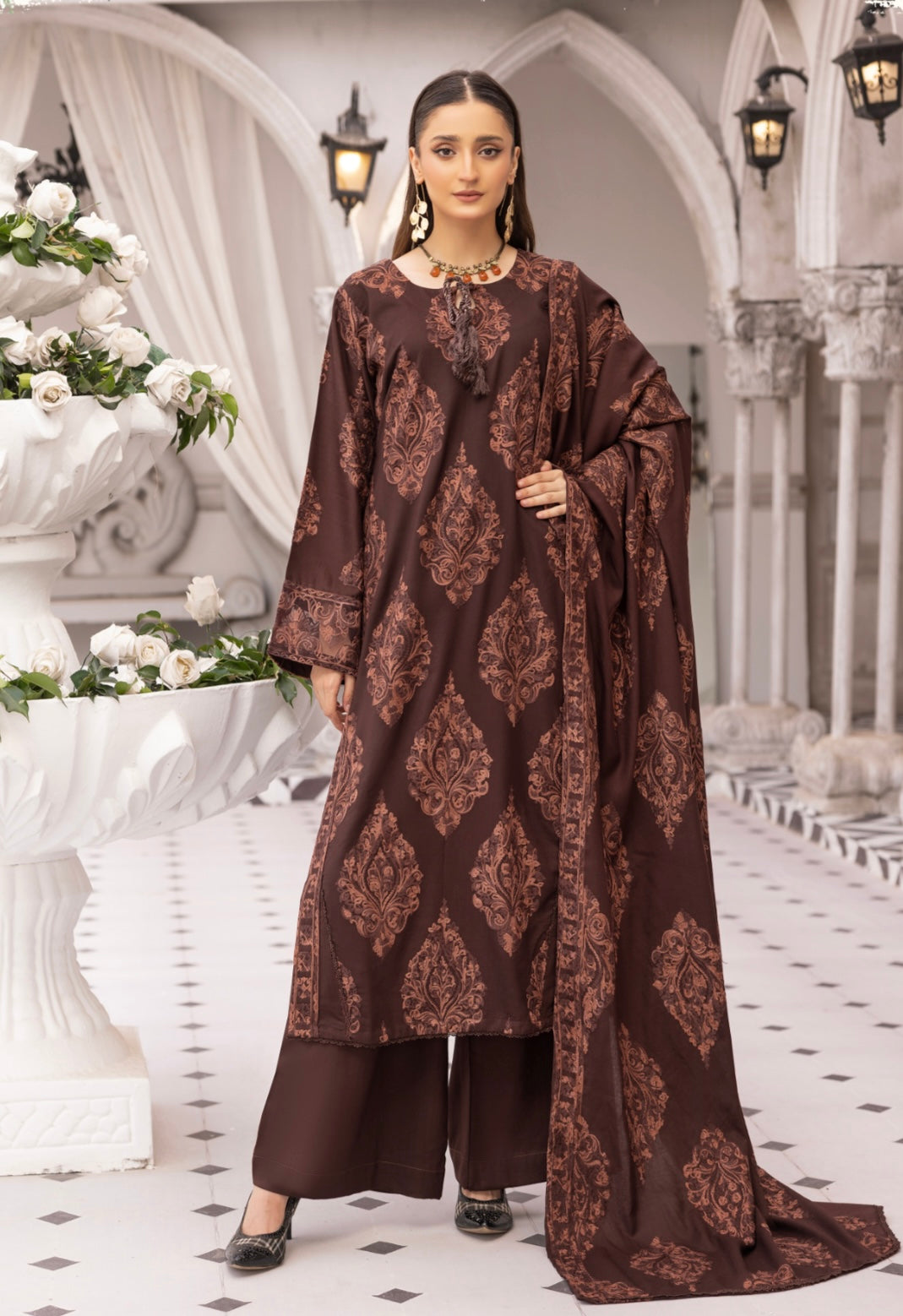 SIMRANS SIGNATURE EMBROIDERED DHANAK SUITS 3PC READYMADE SDR471