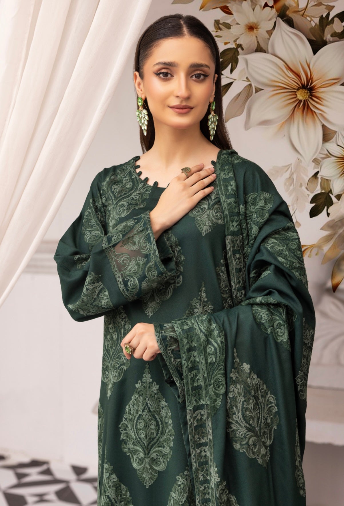 SIMRANS SIGNATURE EMBROIDERED DHANAK SUITS 3PC READYMADE SDR472