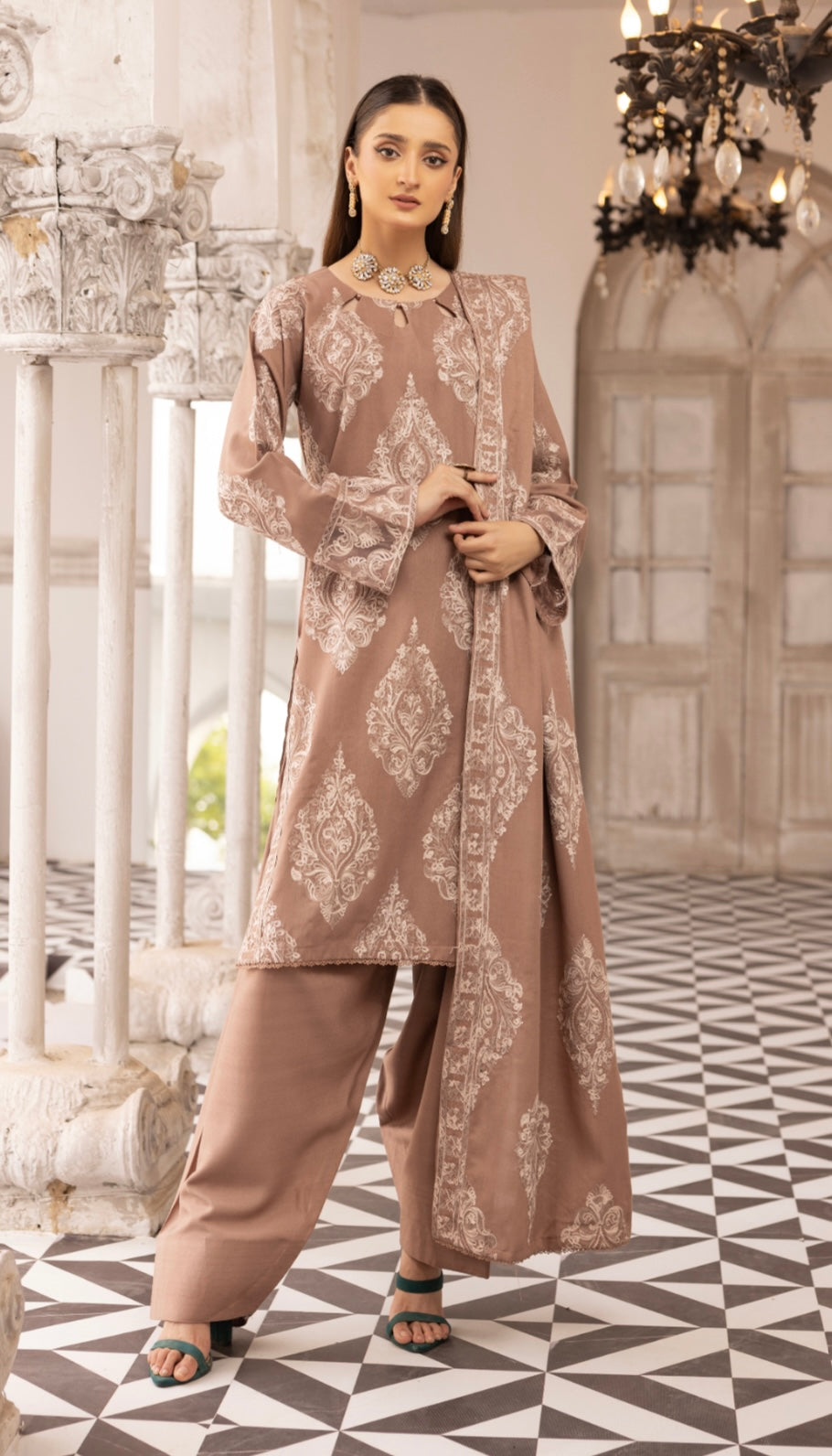 SIMRANS SIGNATURE EMBROIDERED DHANAK SUITS 3PC READYMADE SDR474