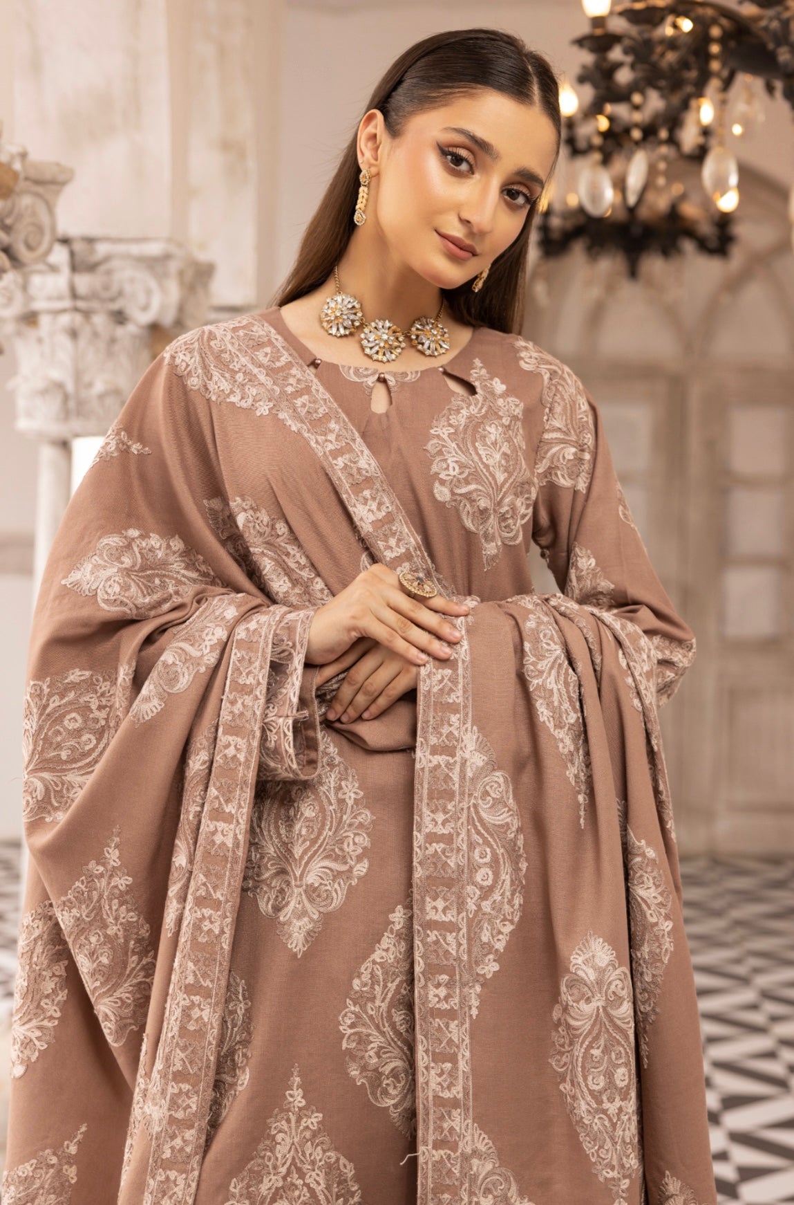 SIMRANS SIGNATURE EMBROIDERED DHANAK SUITS 3PC READYMADE SDR474