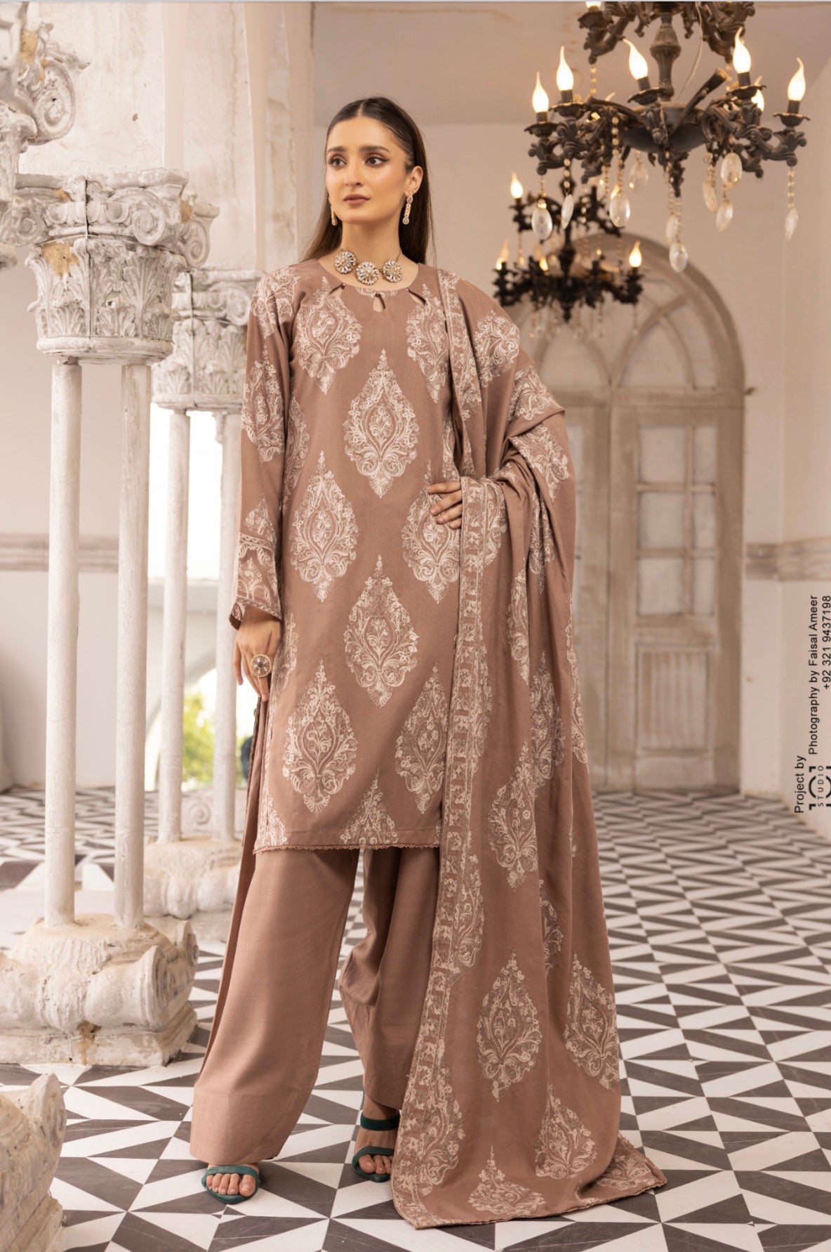 SIMRANS SIGNATURE EMBROIDERED DHANAK SUITS 3PC READYMADE SDR474