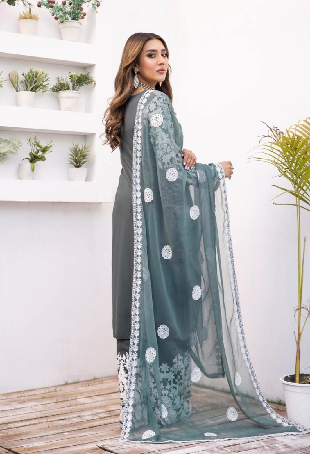 SIMRANS ‘YUMNA Z PRET’ | EMBROIDERED LINEN 3PC READYMADE | SM397
