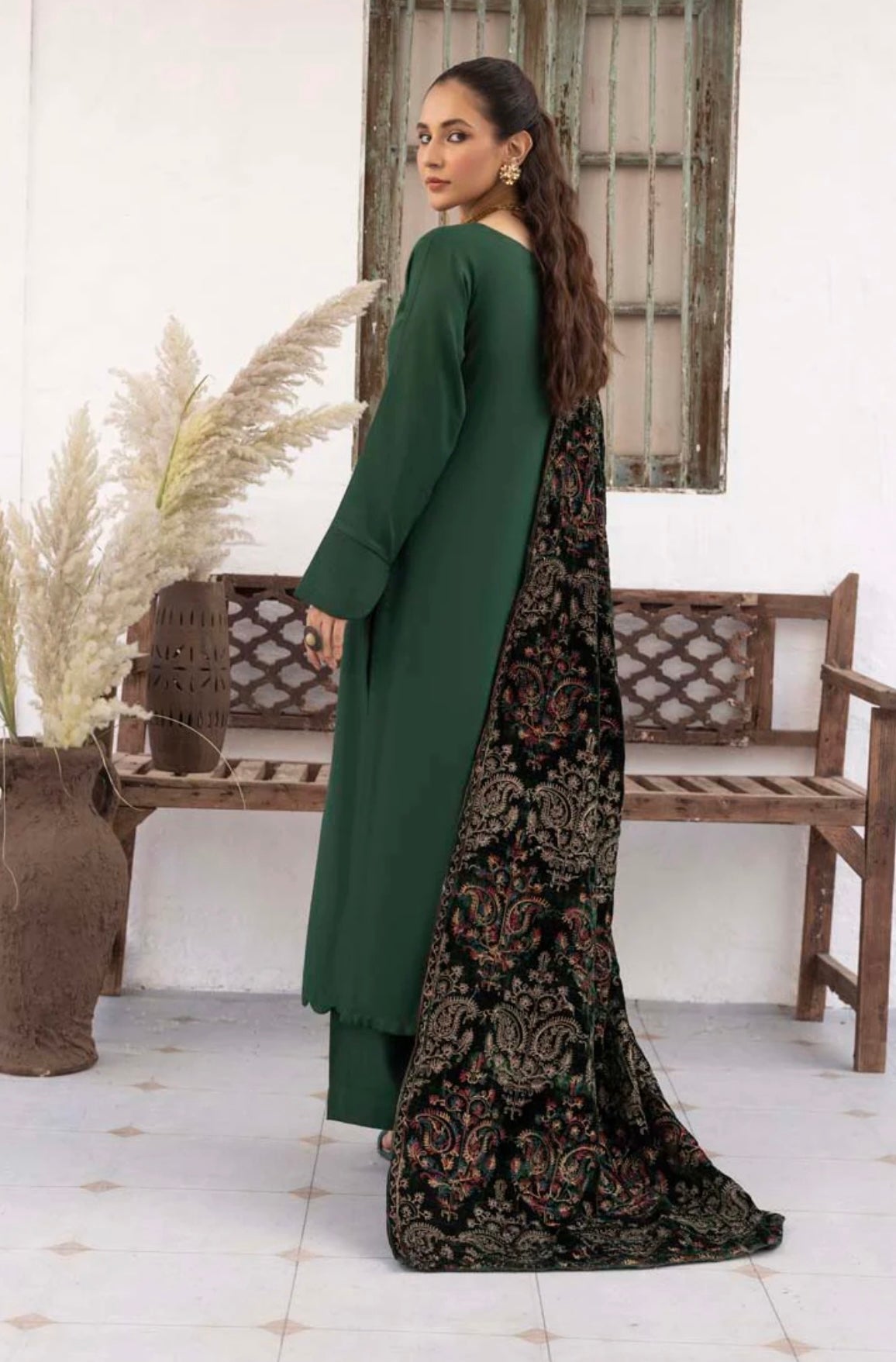 Jaan-b embroidered 3 piece dhanak suit with velvet shawl 01435