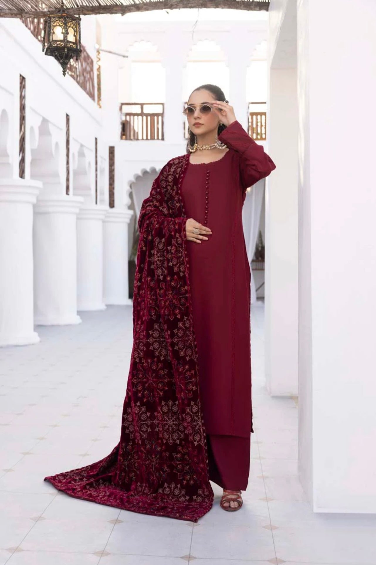 Jaan-b embroidered 3 piece dhanak suit with velvet shawl 01434