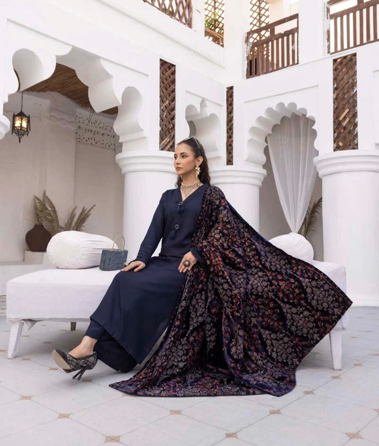 Jaan-b embroidered 3 piece dhanak suit with velvet shawl 01432