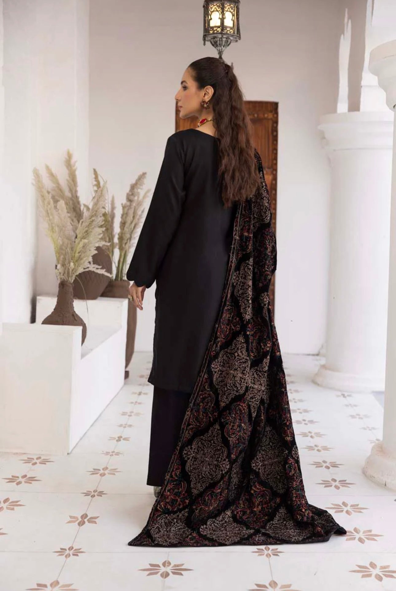 Jaan-b embroidered 3 piece dhanak suit with velvet shawl 01431