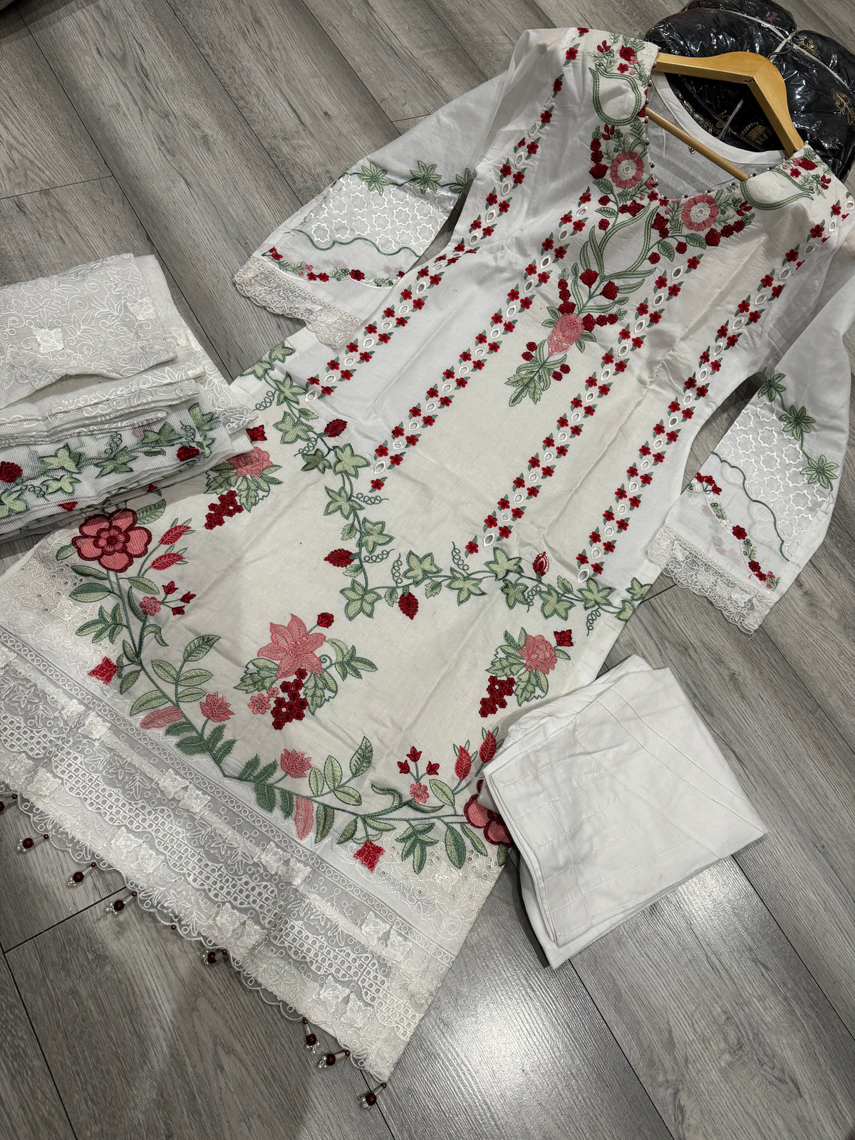 MUSHQ EMBROIDERED LAWN 3PC READYMADE - MLR07857