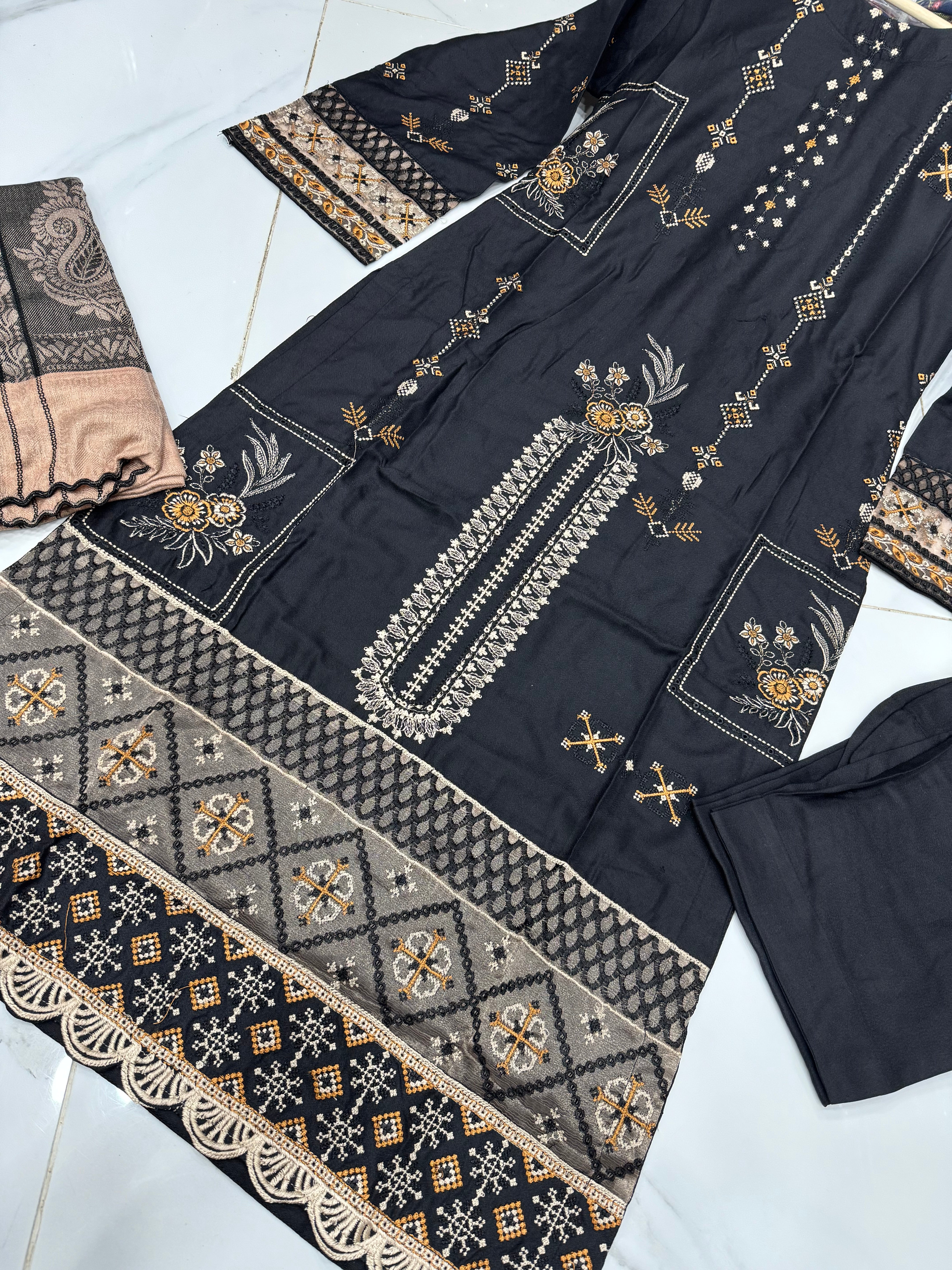 BAREEZE’ | EMBROIDERED DHANAK READYMADE| BDR125