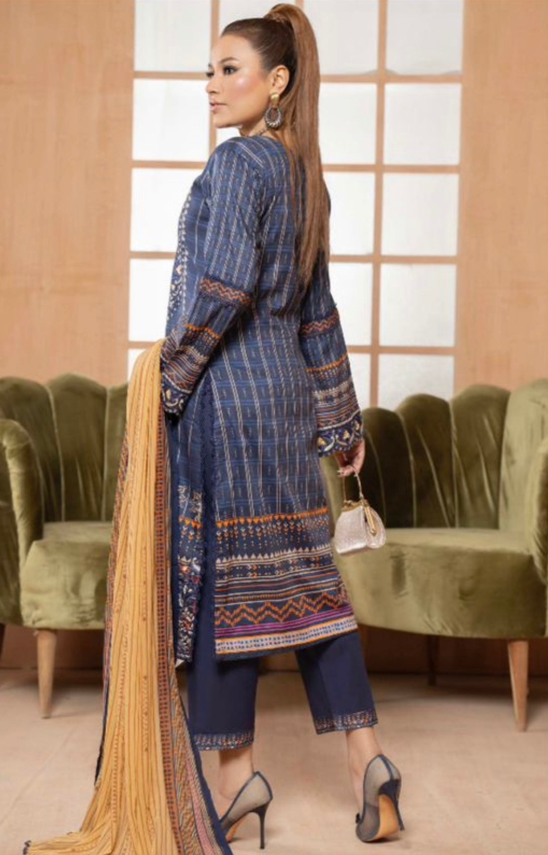 MUNIRA Embroidered Lawn Outfit with Chiffon Dupatta MSL03