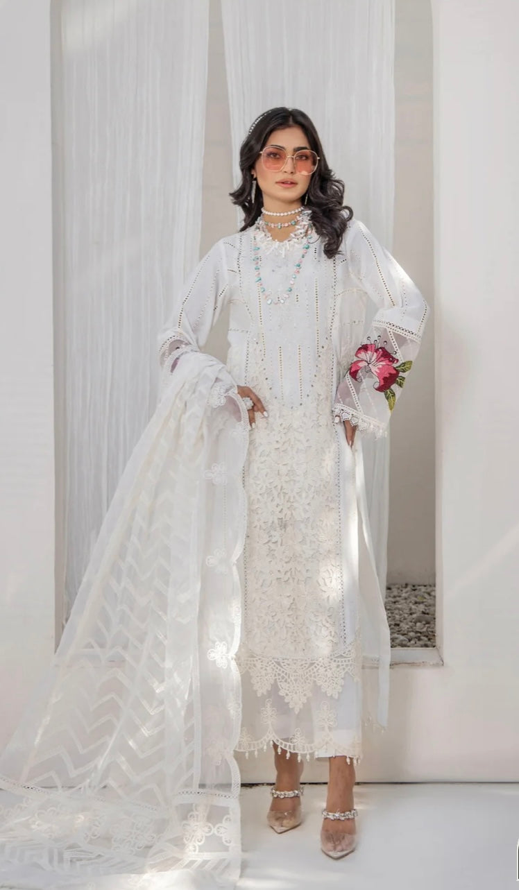 SIMRANS ‘MARIA LUX’ | EMBROIDERED LINEN READYMADE | SM767