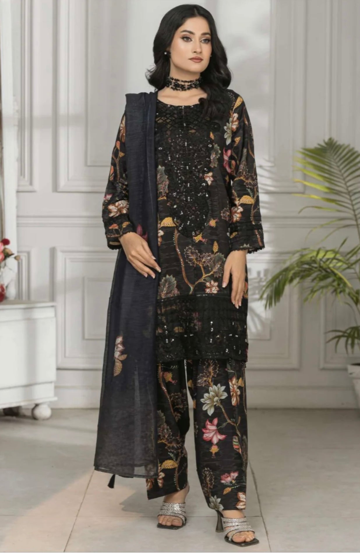 SIMRANS ‘EMMA’ | EMBROIDERED PRINT LINEN READYMADE | SM673