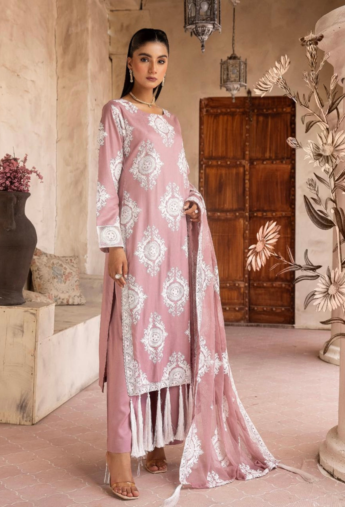 SIMRANS ‘CHAND’ | EMBROIDERED LINEN 3PC READYMADE | SM441 (PINK)