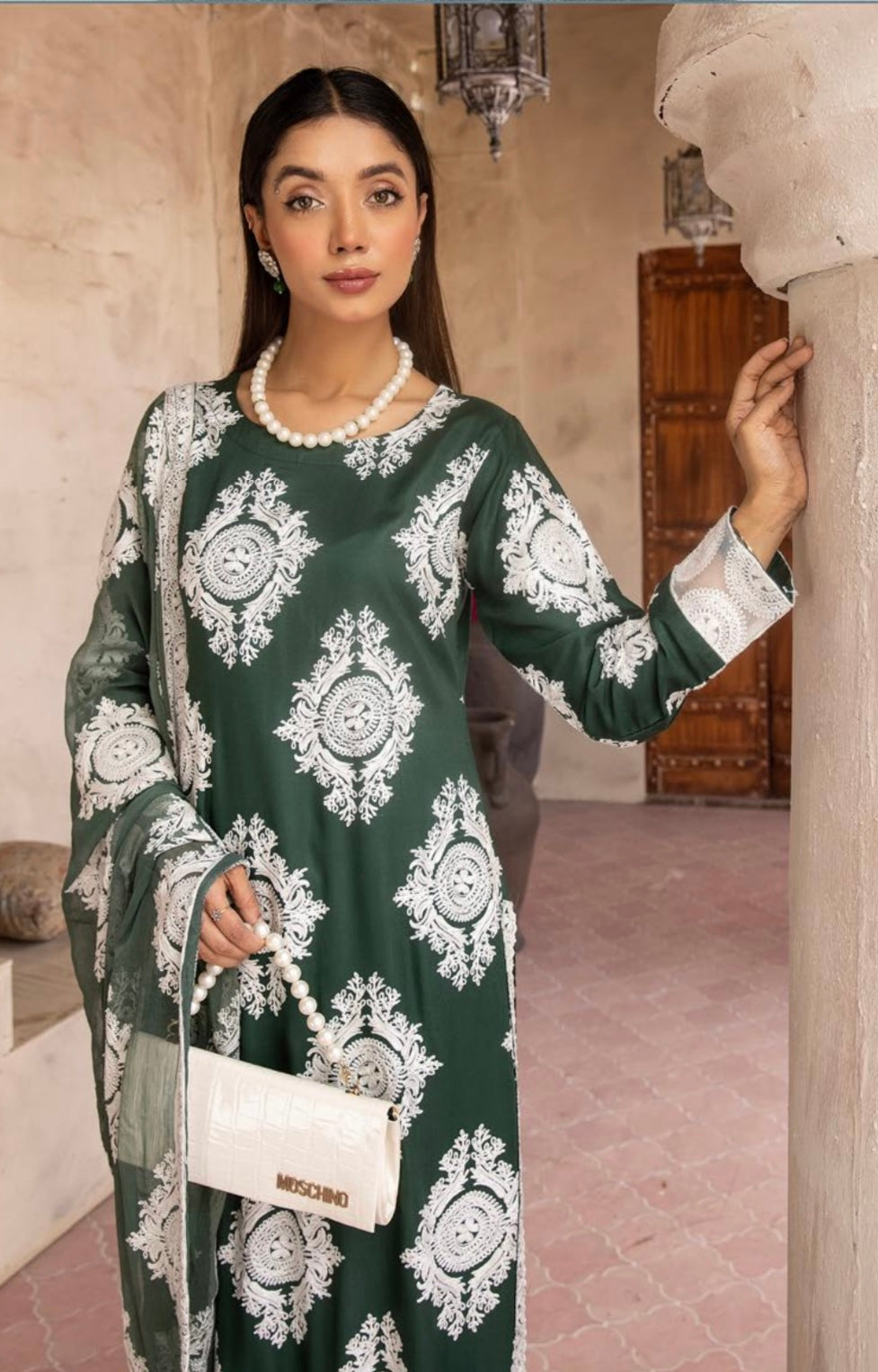 SIMRANS ‘CHAND’ | EMBROIDERED LINEN 3PC READYMADE | SM442-GREEN