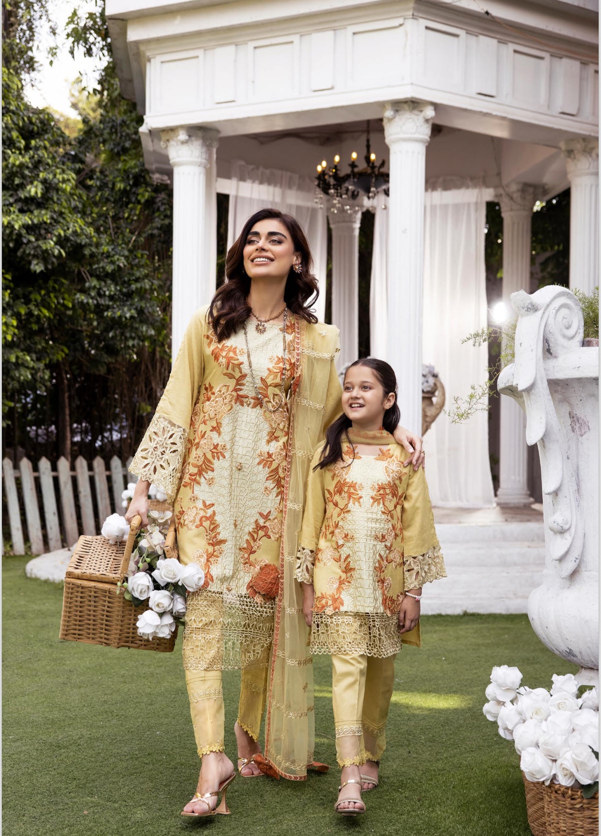 SIMRANS EID LUXURY JACQUARD LAWN MOTHER DAUGHTER:kids 3PC READYMADE SMD4533