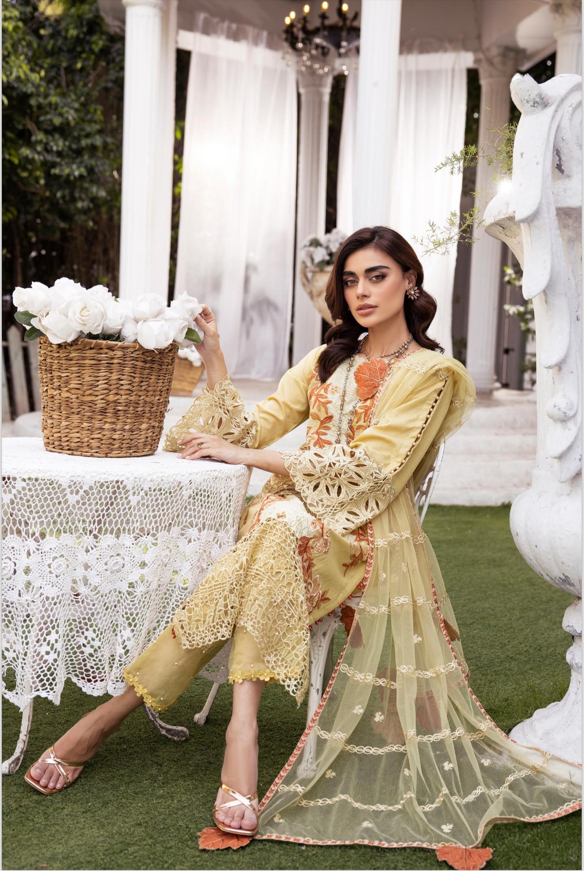 SIMRANS EID LUXURY JACQUARD LAWN MOTHER DAUGHTER:kids 3PC READYMADE SMD4533