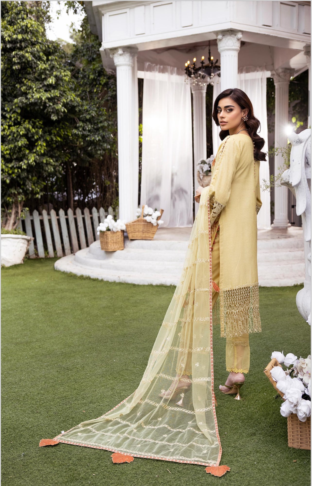 SIMRANS EID LUXURY JACQUARD LAWN MOTHER DAUGHTER:kids 3PC READYMADE SMD4533