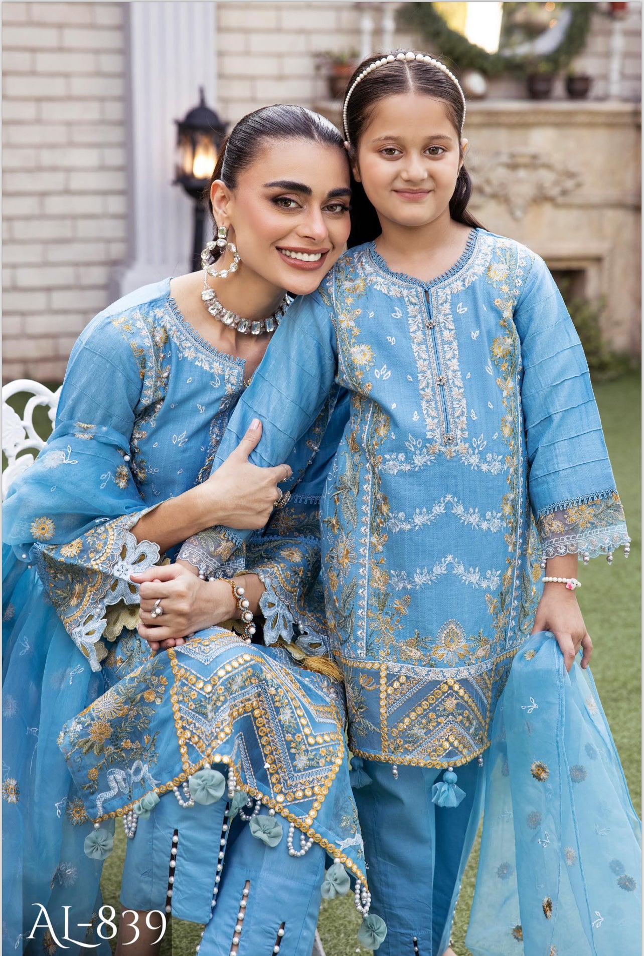 SIMRANS EID LUXURY JACQUARD LAWN MOTHER DAUGHTER:kids 3PC READYMADE SMD4536