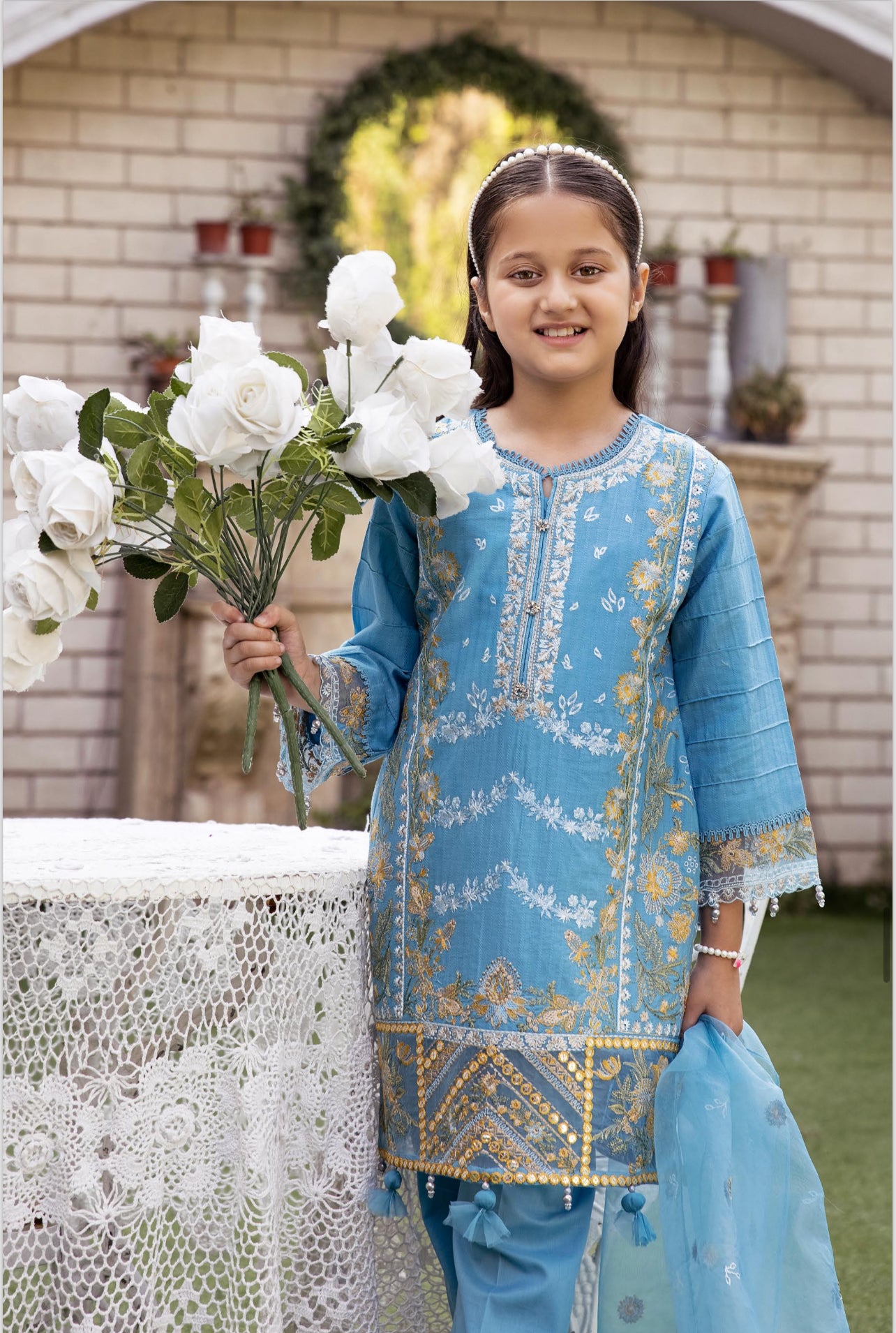 SIMRANS EID LUXURY JACQUARD LAWN MOTHER DAUGHTER:kids 3PC READYMADE SMD4536