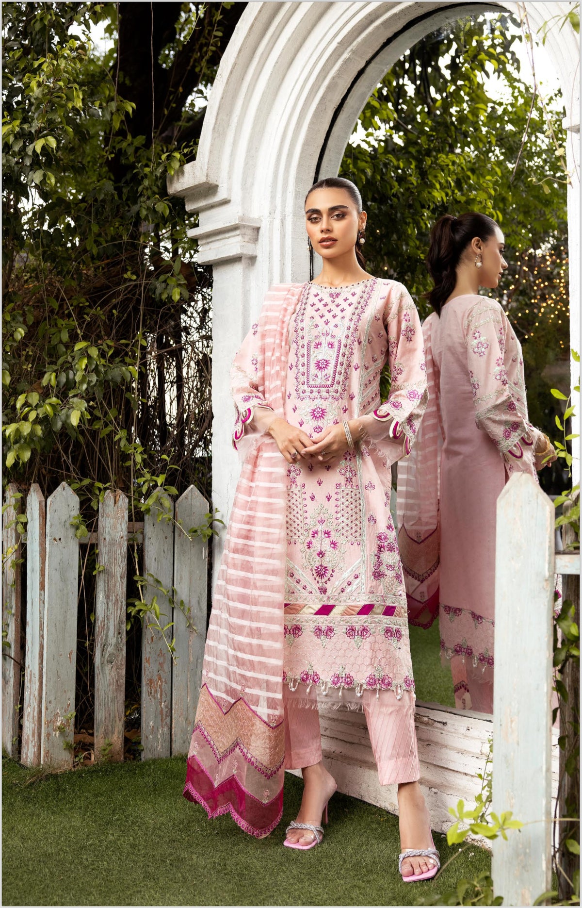 SIMRANS EID LUXURY JACQUARD LAWN MOTHER DAUGHTER:kids 3PC READYMADE SMD4537