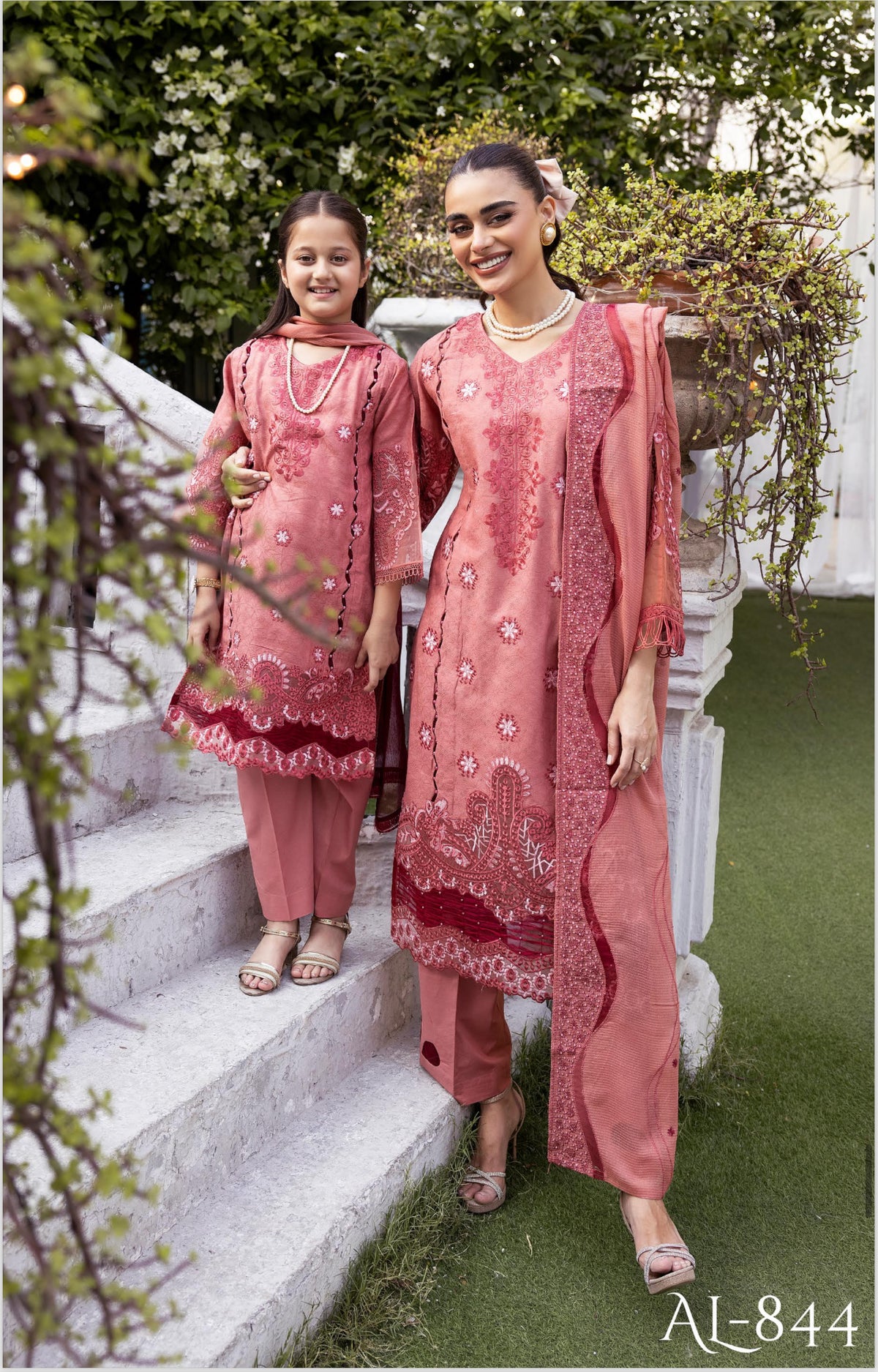 SIMRANS EID LUXURY JACQUARD LAWN MOTHER DAUGHTER:kids 3PC READYMADE SMD4538