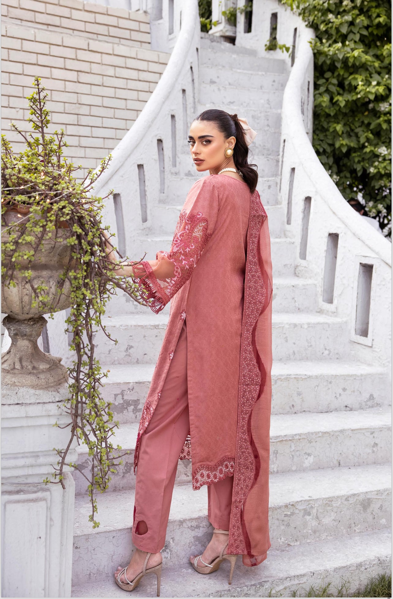 SIMRANS EID LUXURY JACQUARD LAWN MOTHER DAUGHTER:kids 3PC READYMADE SMD4538