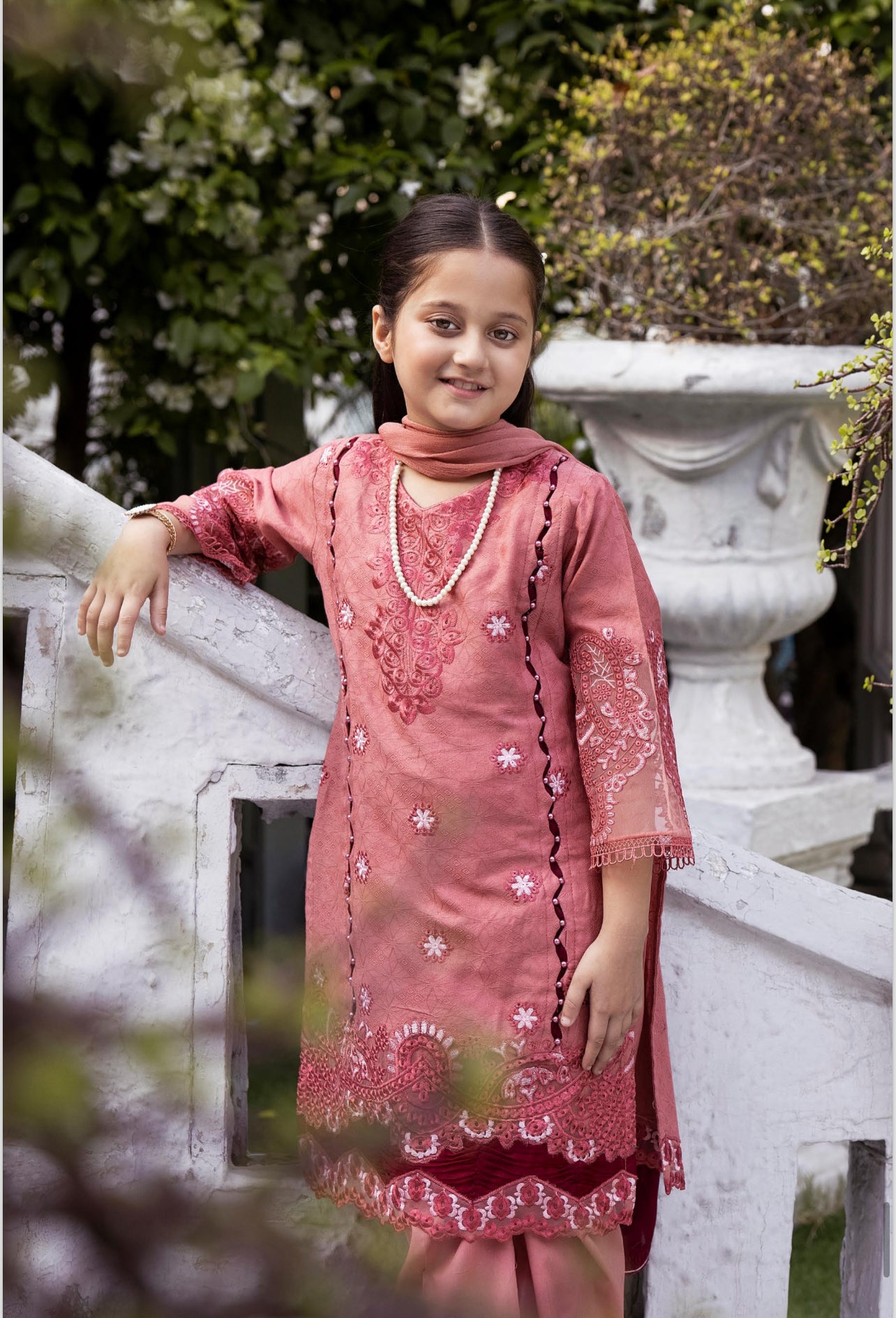 SIMRANS EID LUXURY JACQUARD LAWN MOTHER DAUGHTER:kids 3PC READYMADE SMD4538