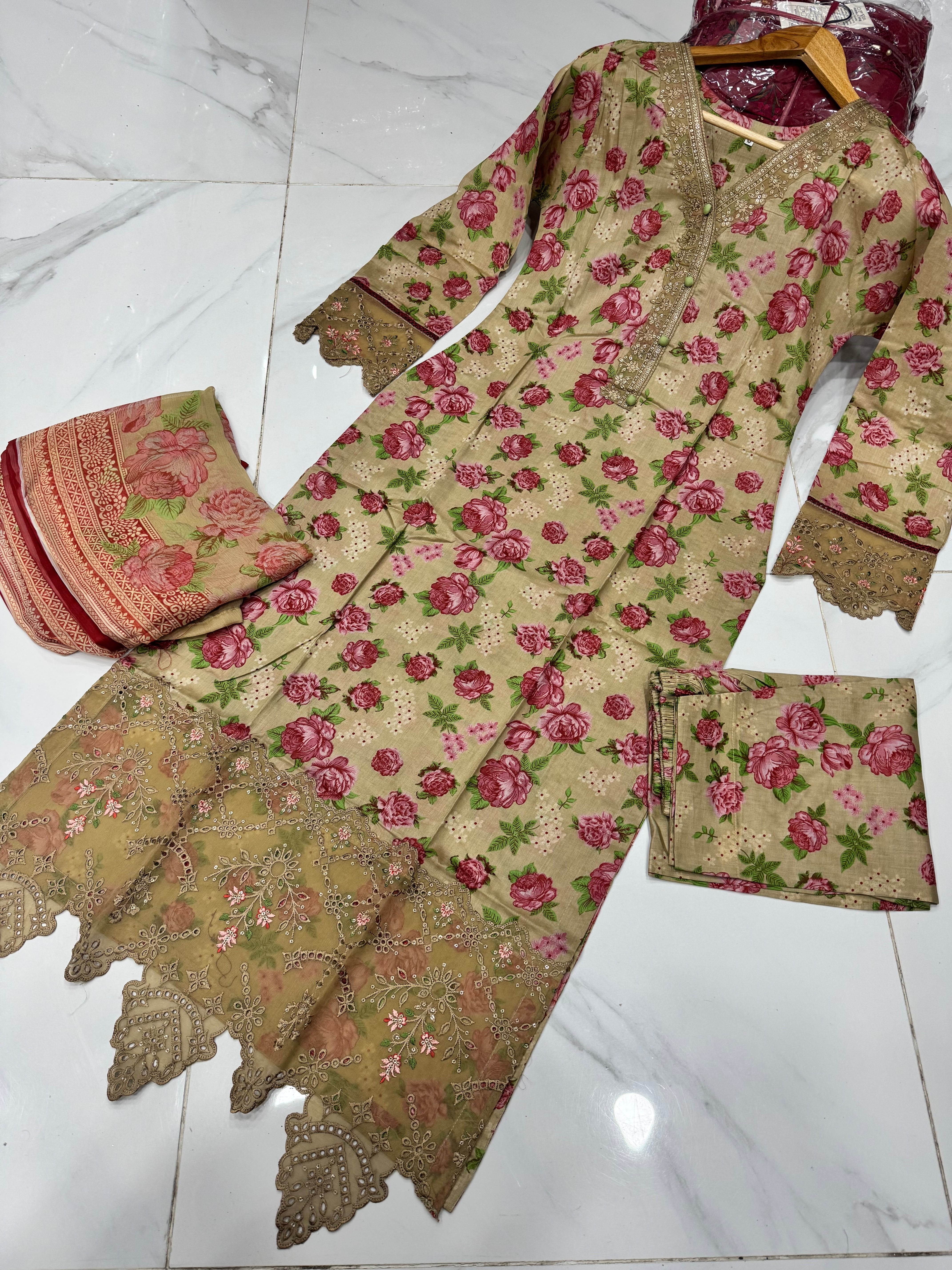 NAKHRA COLLECTION EMBROIDERED LAWN 3PC READYMADE - NL006