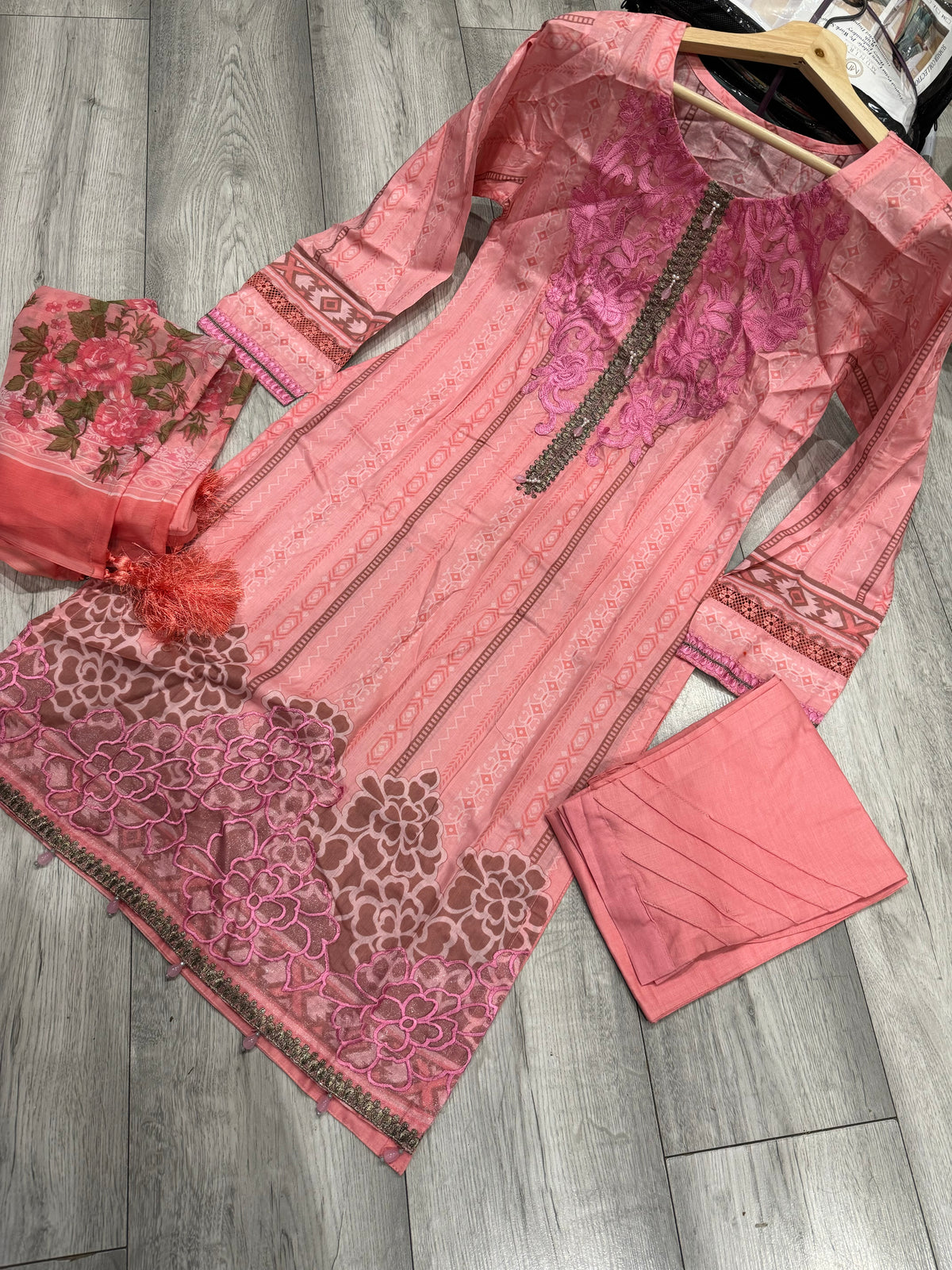 NISHAT EMBROIDERED LAWN 3PC READYMADE - N2745