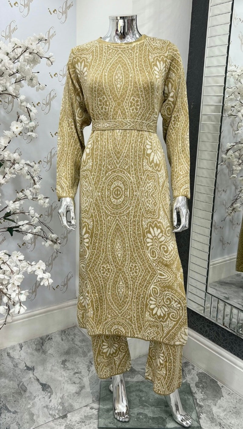 SIMRANS 2 Piece Jacquard knitwear co-ord set in black KNTWR05-BEIGE