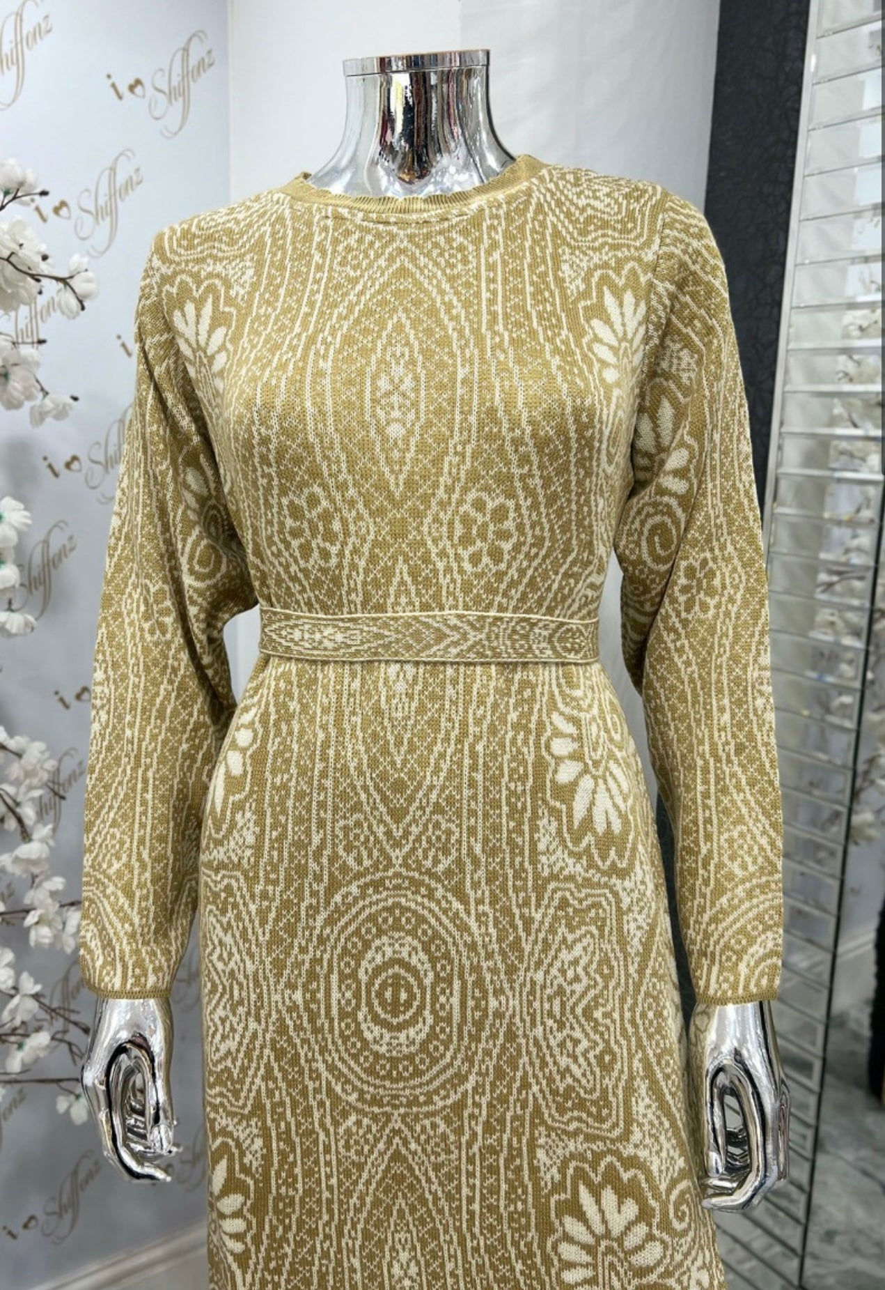 SIMRANS 2 Piece Jacquard knitwear co-ord set in black KNTWR05-BEIGE