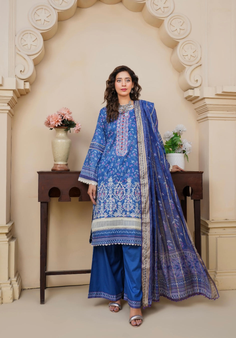 MUNIRA | EMBROIDERED LAWN READYMADE | MTL05