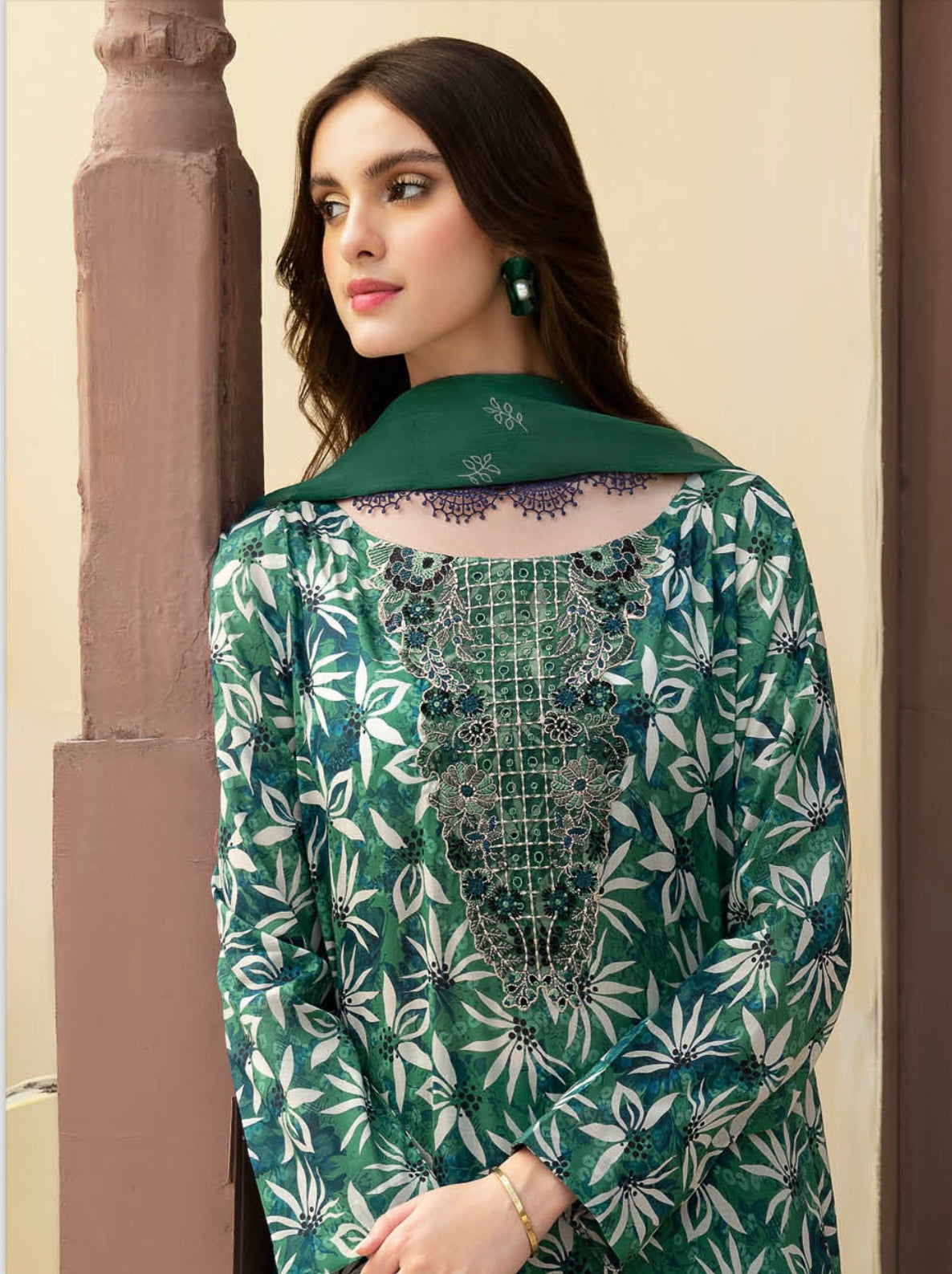 RAMSHA ‘RANGREZ’ | EMBROIDERED LAWN READYMADE | L1101