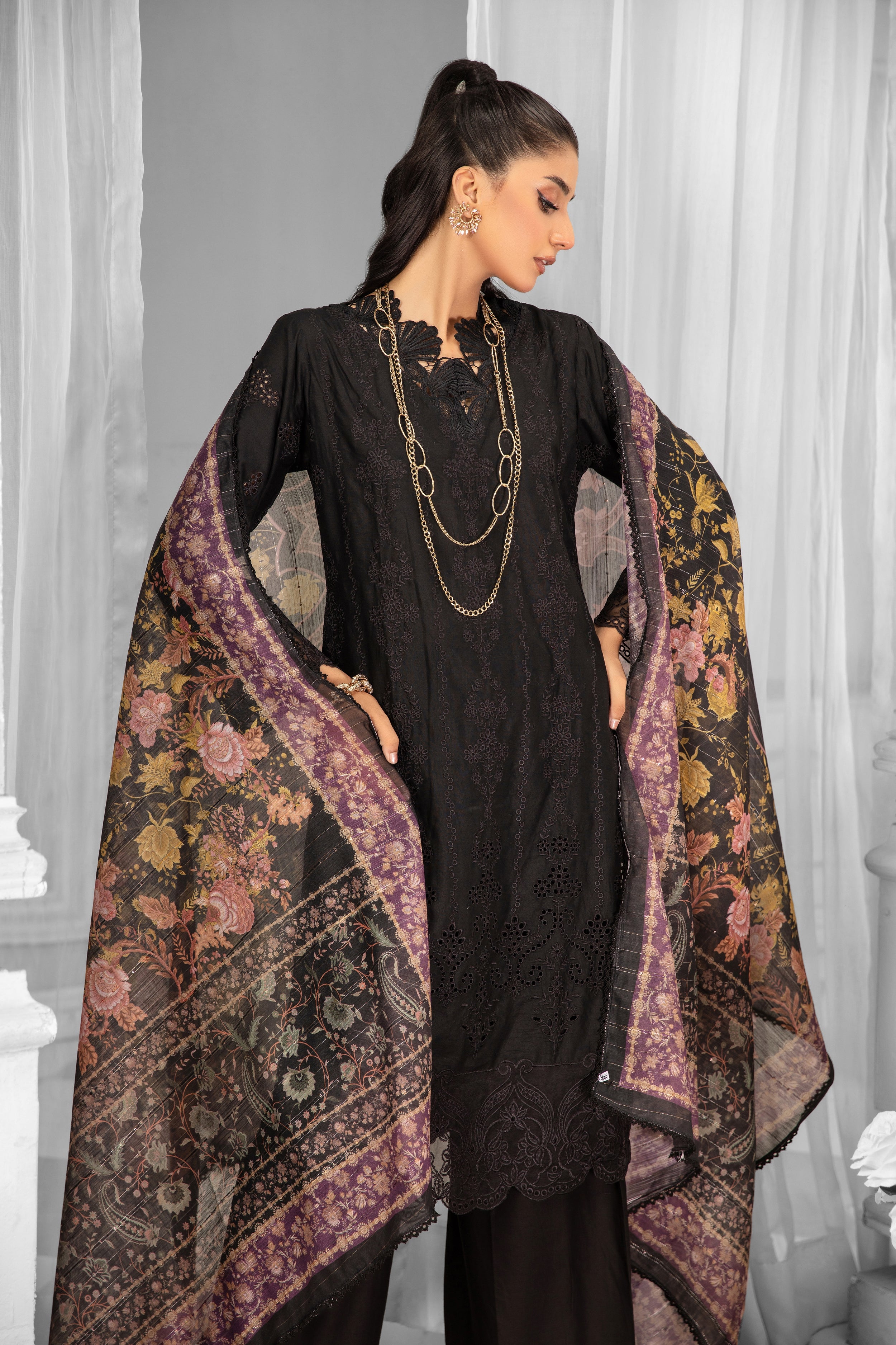 SIMRANS ‘KOHAAR’ EMBROIDERED CHIKENKARI 3PC READYMADE | SM461