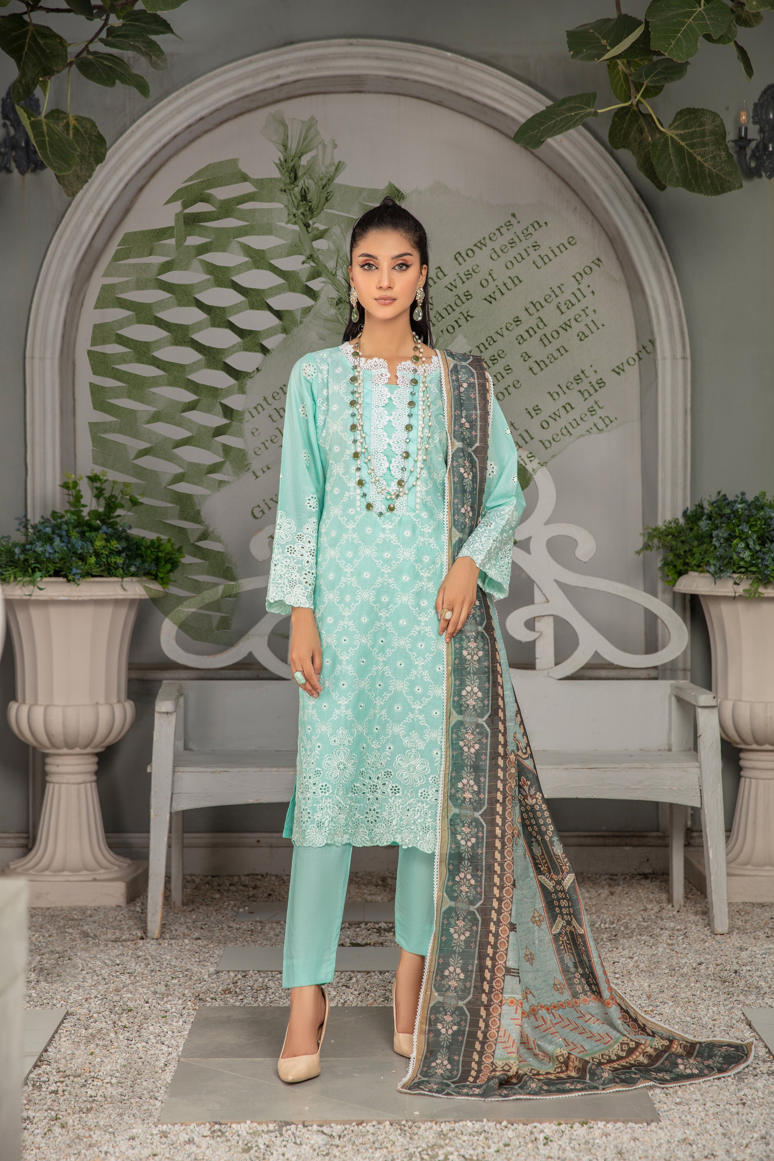 SIMRANS ‘KOHAAR’ | EMBROIDERED CHIKENKARI 3PC READYMADE | SM464